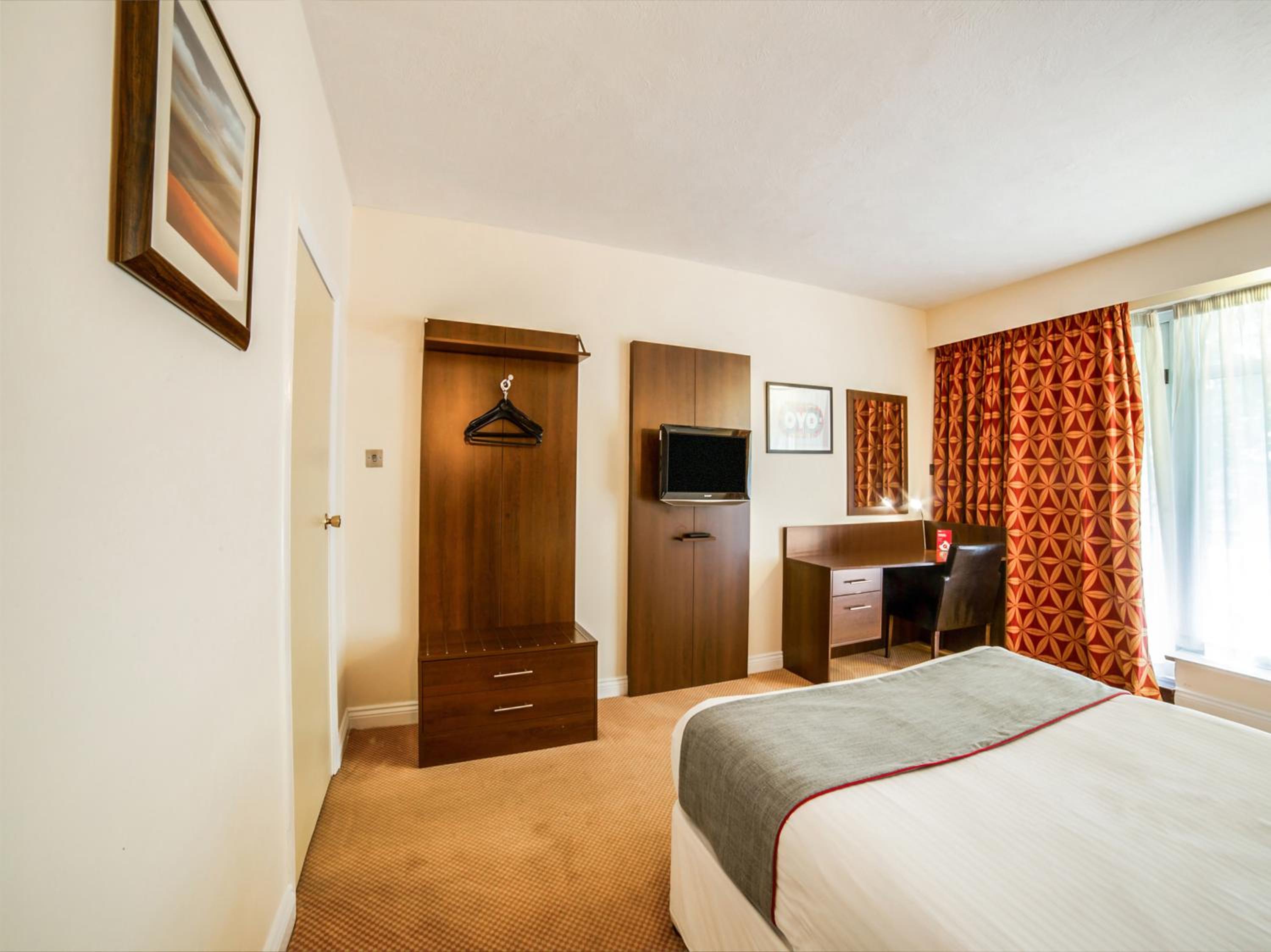 Standard Double Room - Photo 13