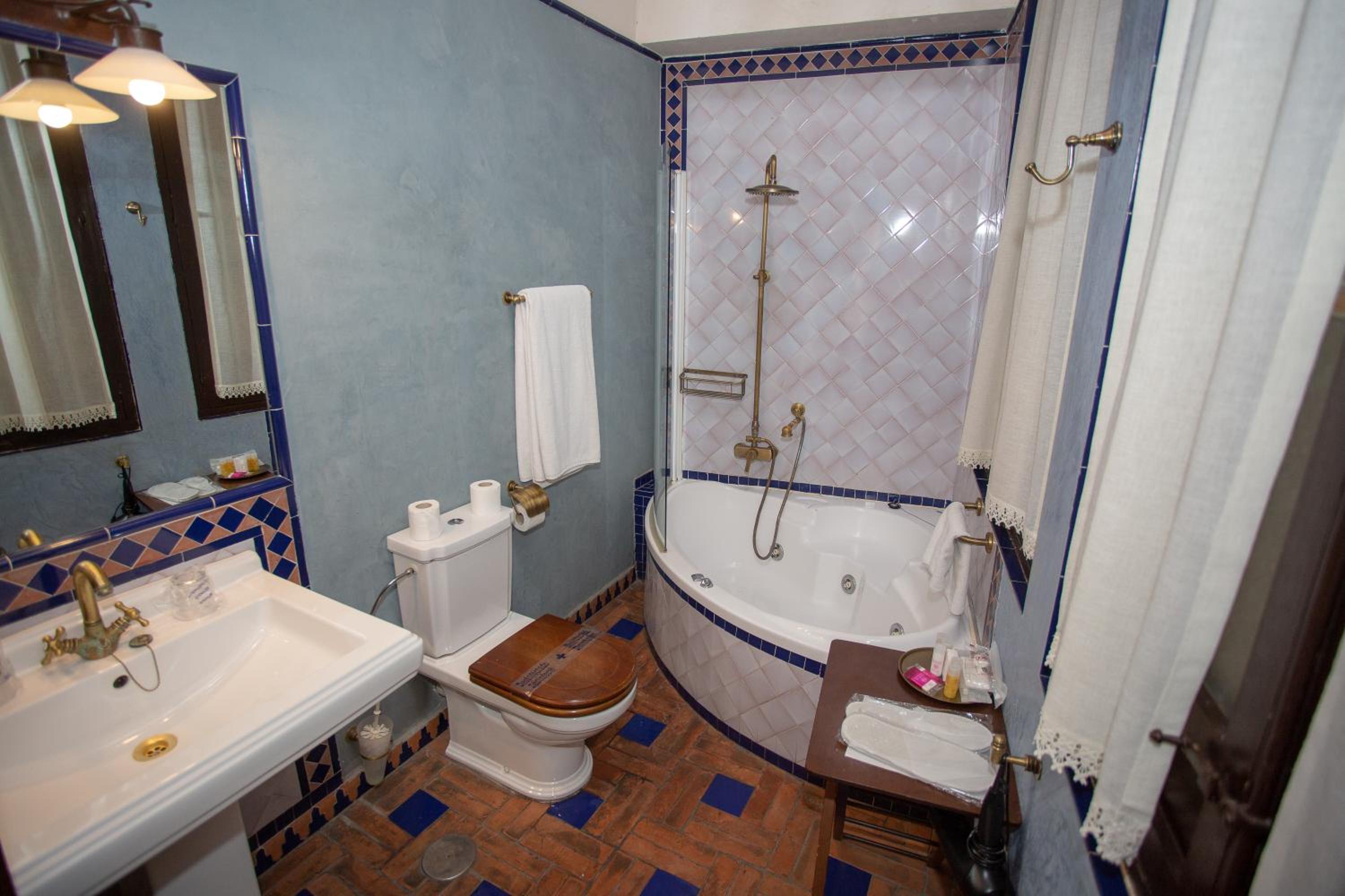 Junior Suite with Alhambra Views - Photo 6