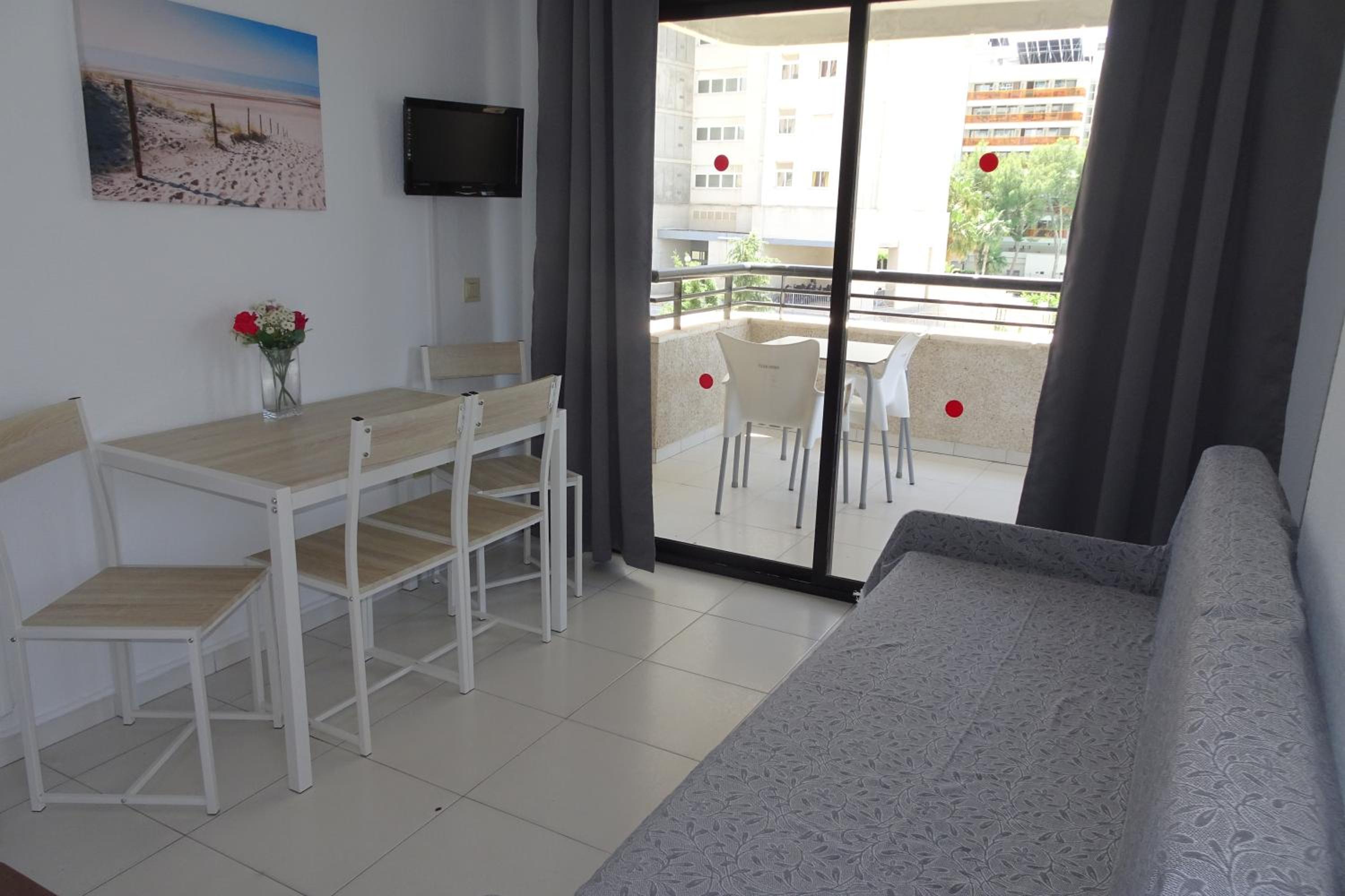 One-Bedroom Apartment - Photo 22