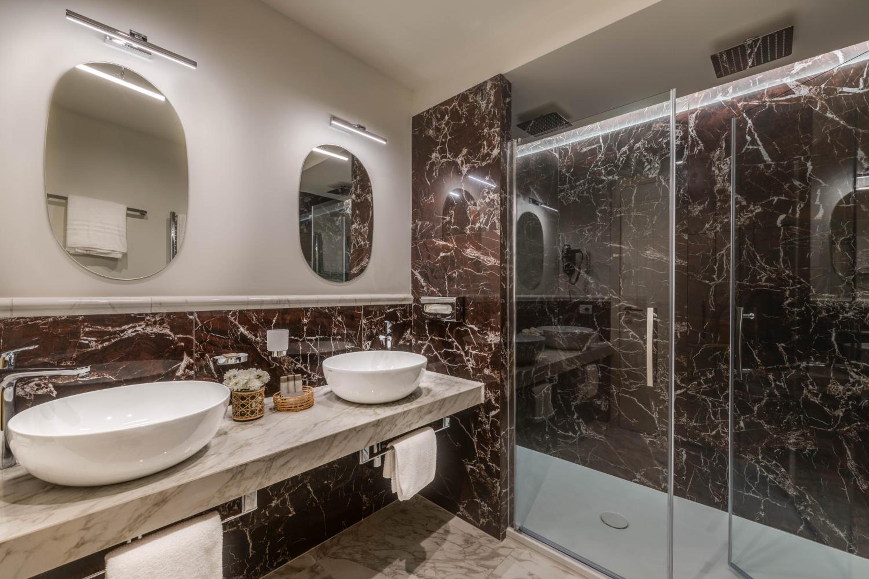 Superior Junior Suite with Two bathrooms photo 3