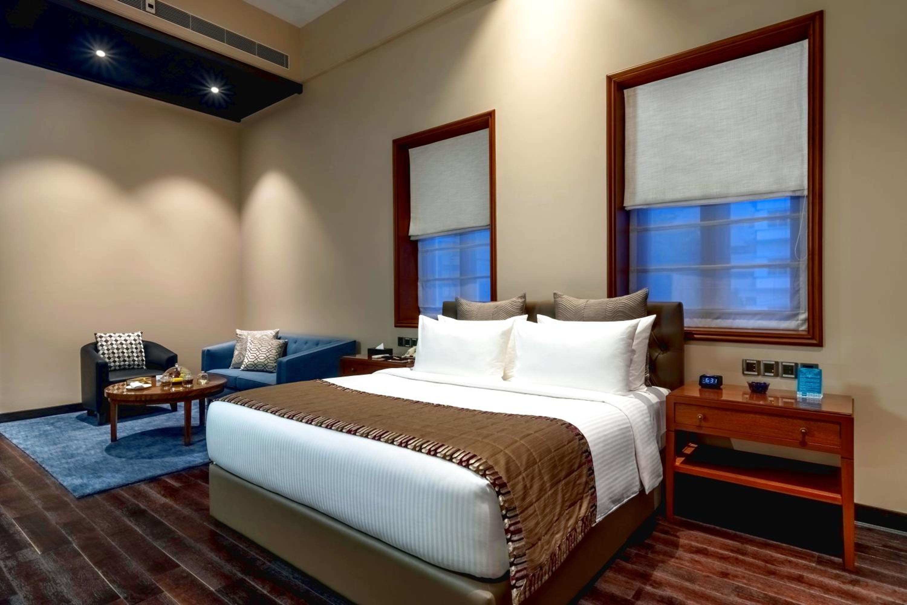 Premier Club Room - 10% off on Laundry and Travel desk - Photo 1