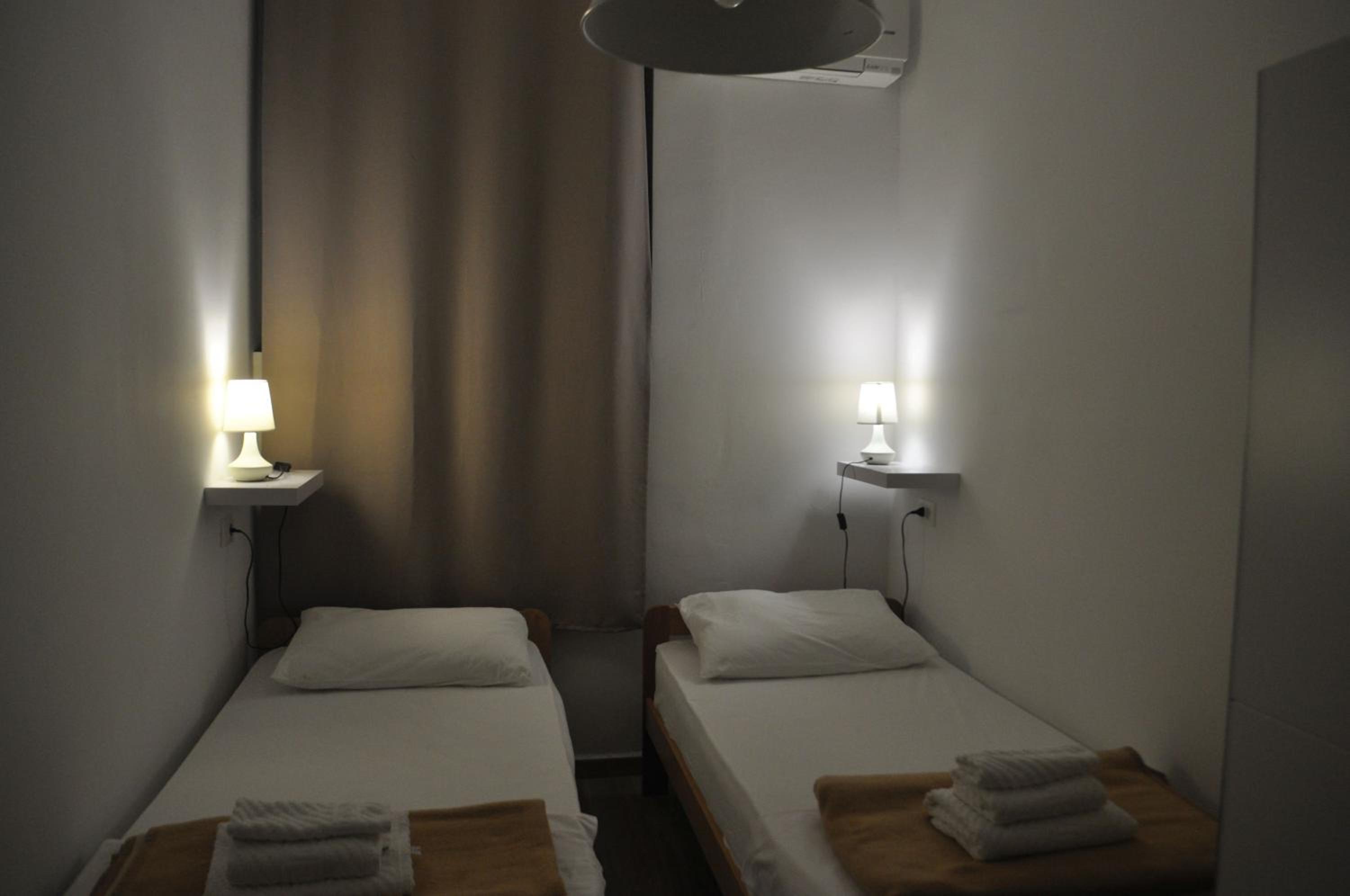 Twin Room - Photo 15