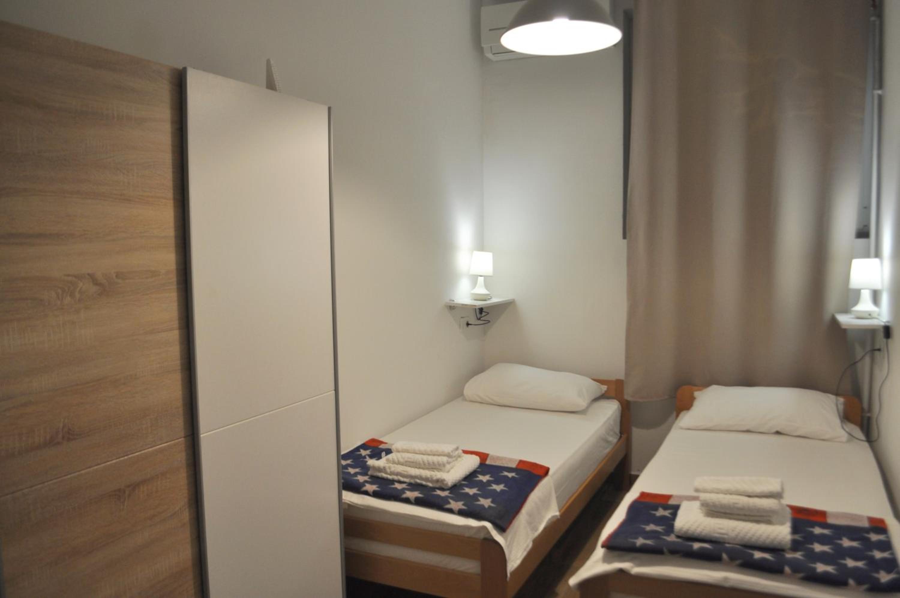 Twin Room - Photo 2