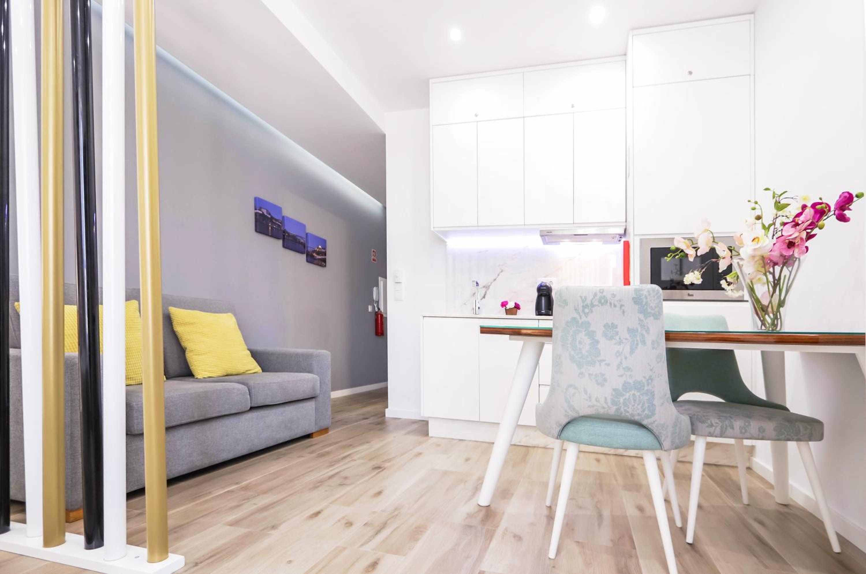 Studio Apartment - Photo 8