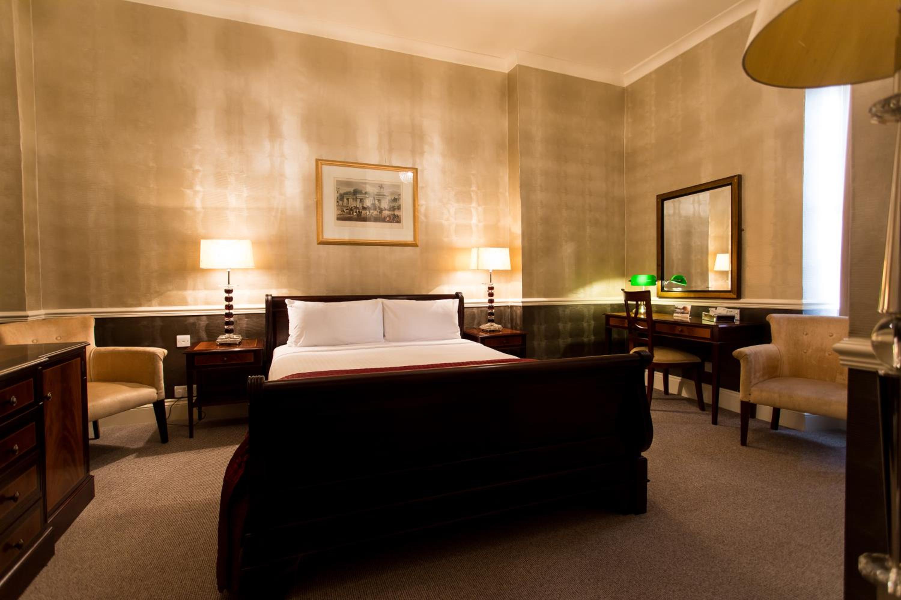 Crown Deluxe Room photo 2