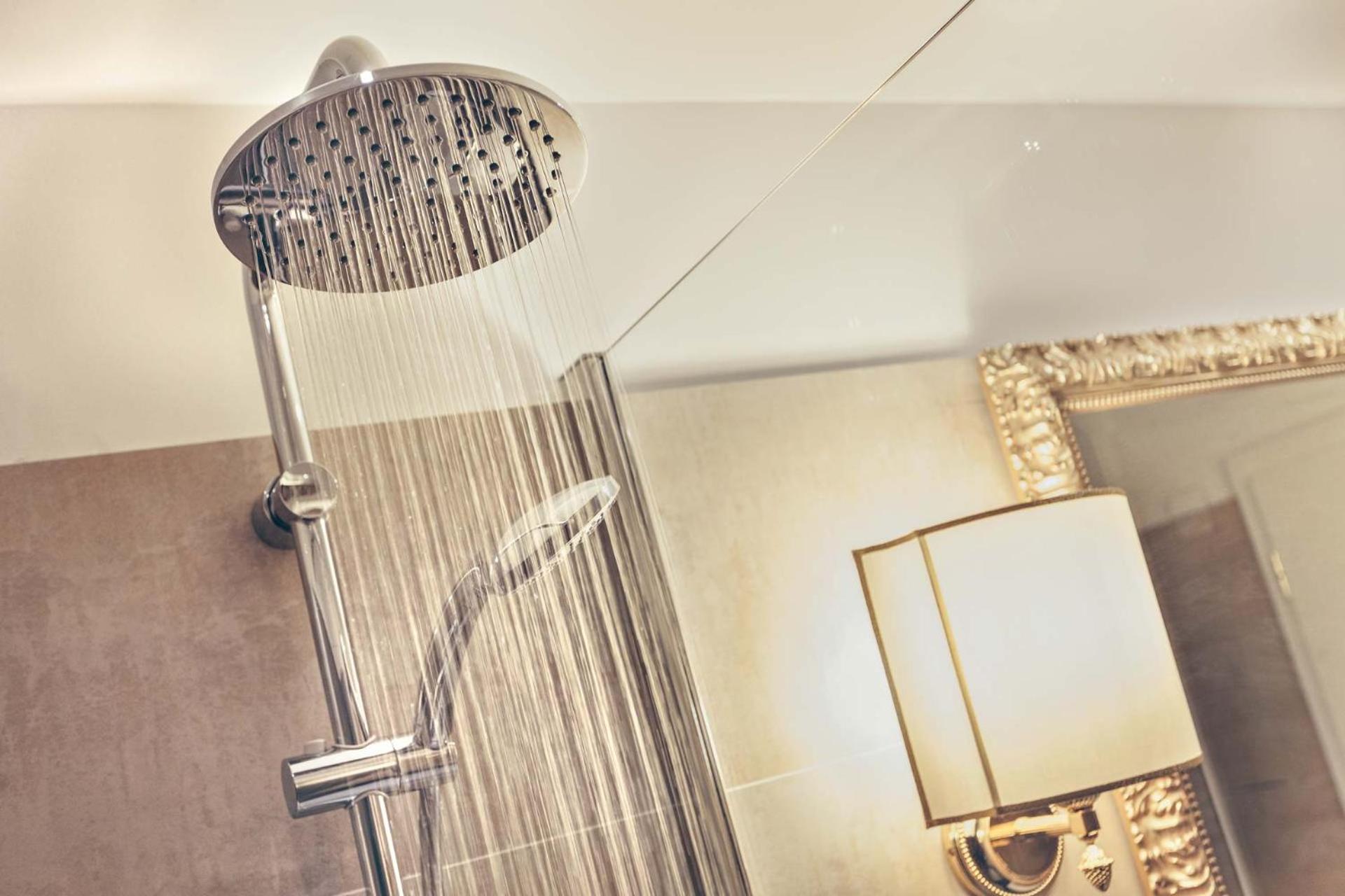 Deluxe Double or Twin Room - Photo 6
