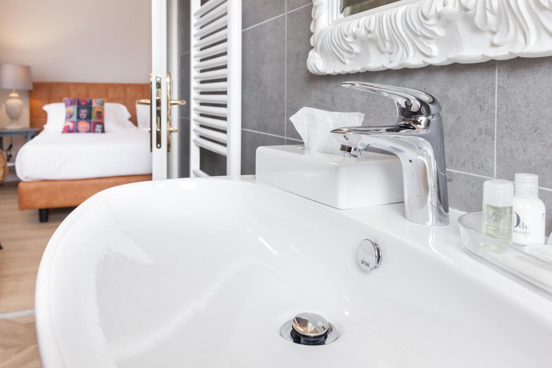 Superior Double or Twin Room - Photo 7