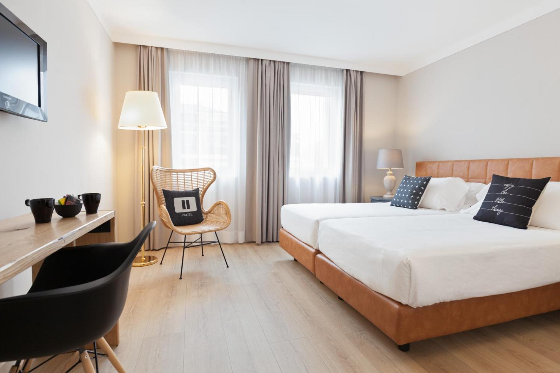 Superior Double or Twin Room - Photo 3