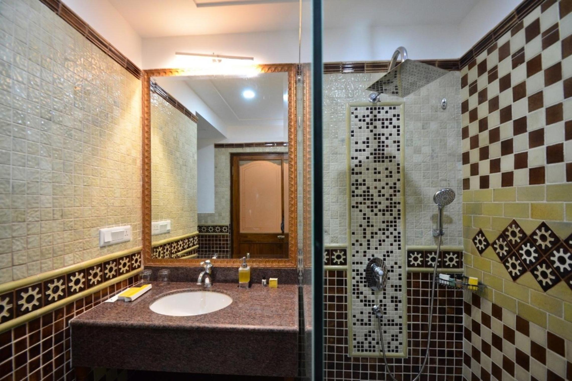 Heritage Suite:: 15% off on food & beverage services, 20% off on session of Spa   - Photo 2