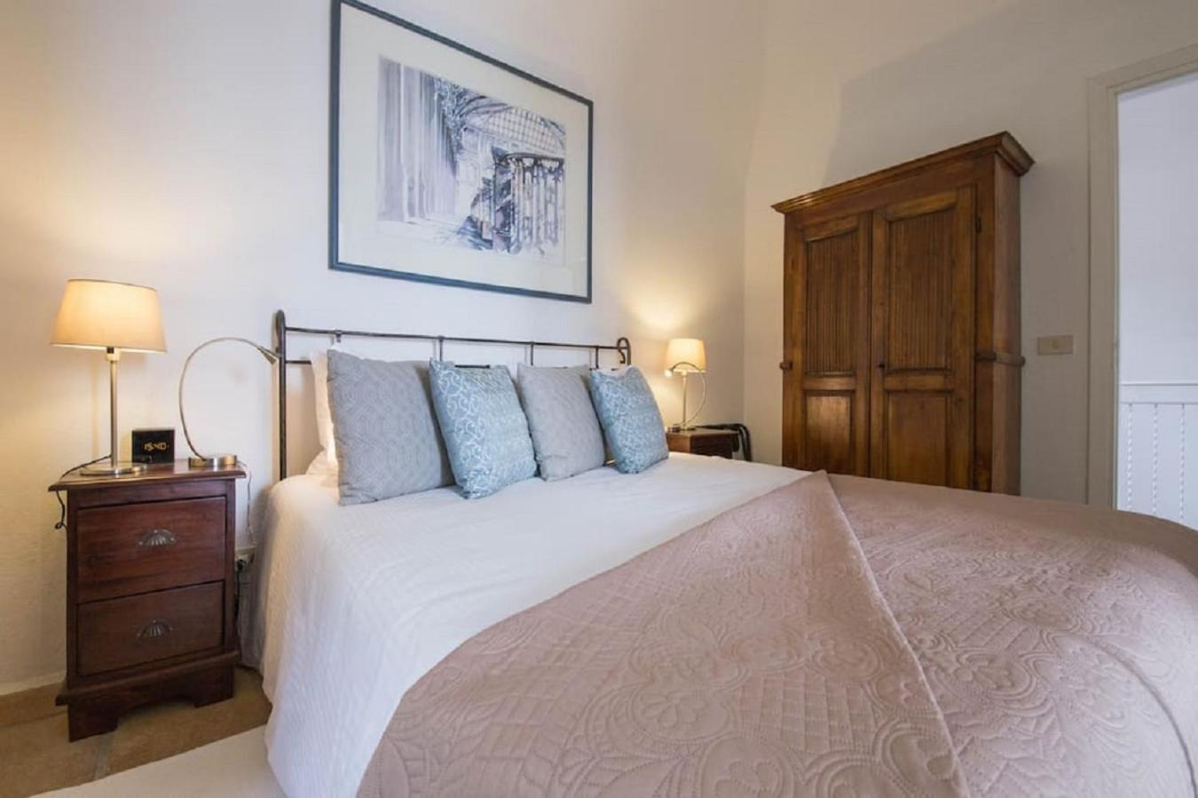 Deluxe Suite with Sea View photo 2