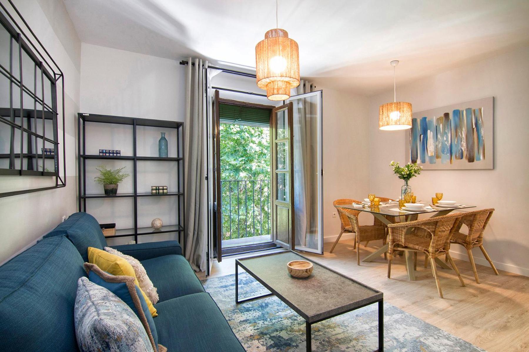Apartamento de dos habitaciones con balcón