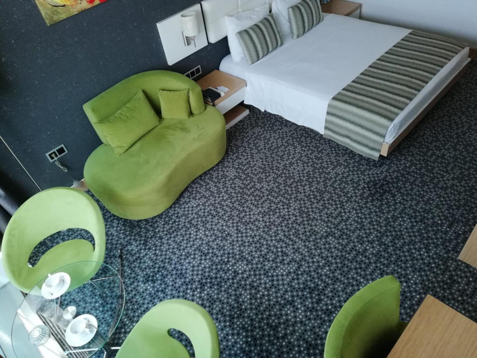 Standard Double or Twin Room - Photo 7