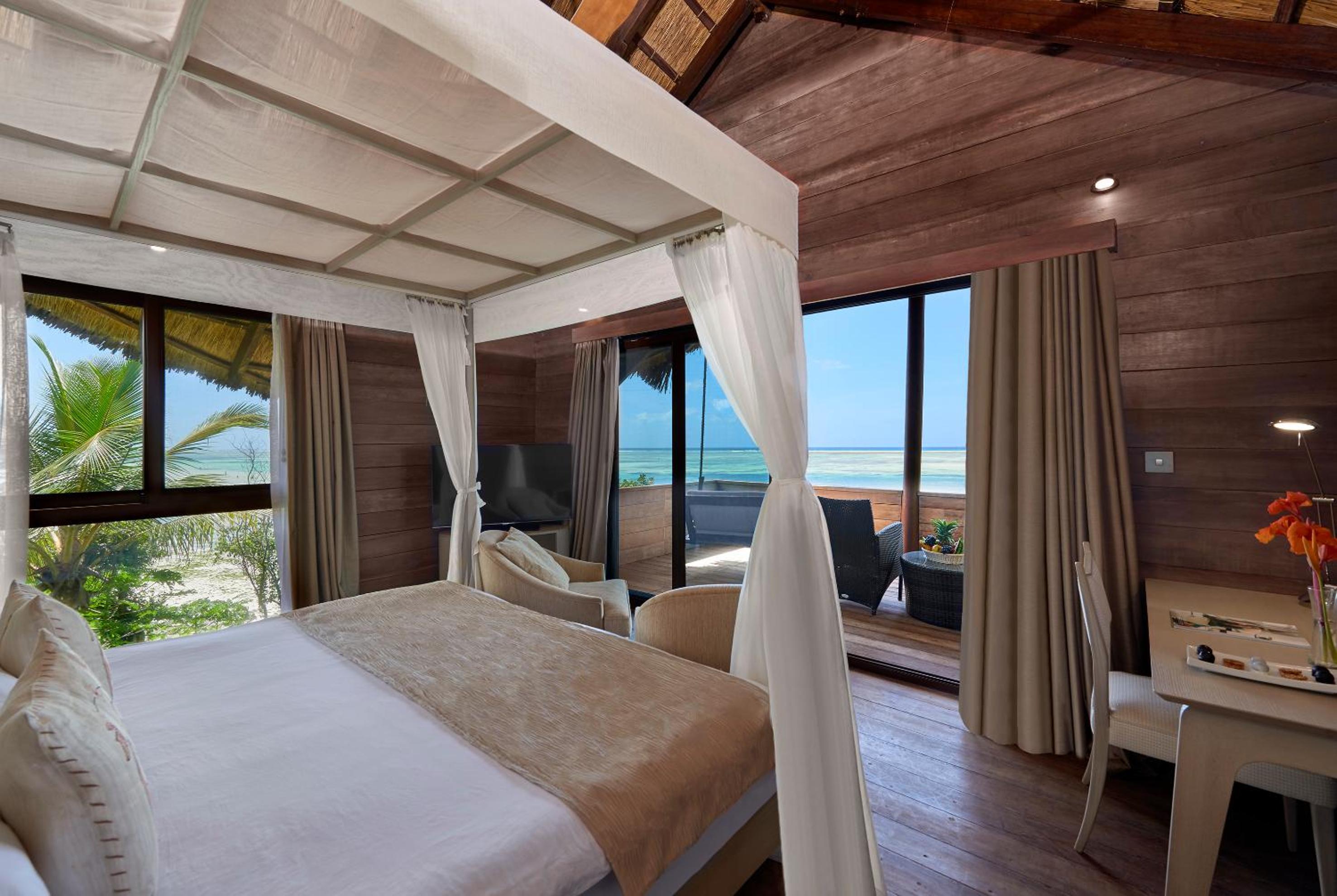 Bungalow with Ocean View - Photo 3