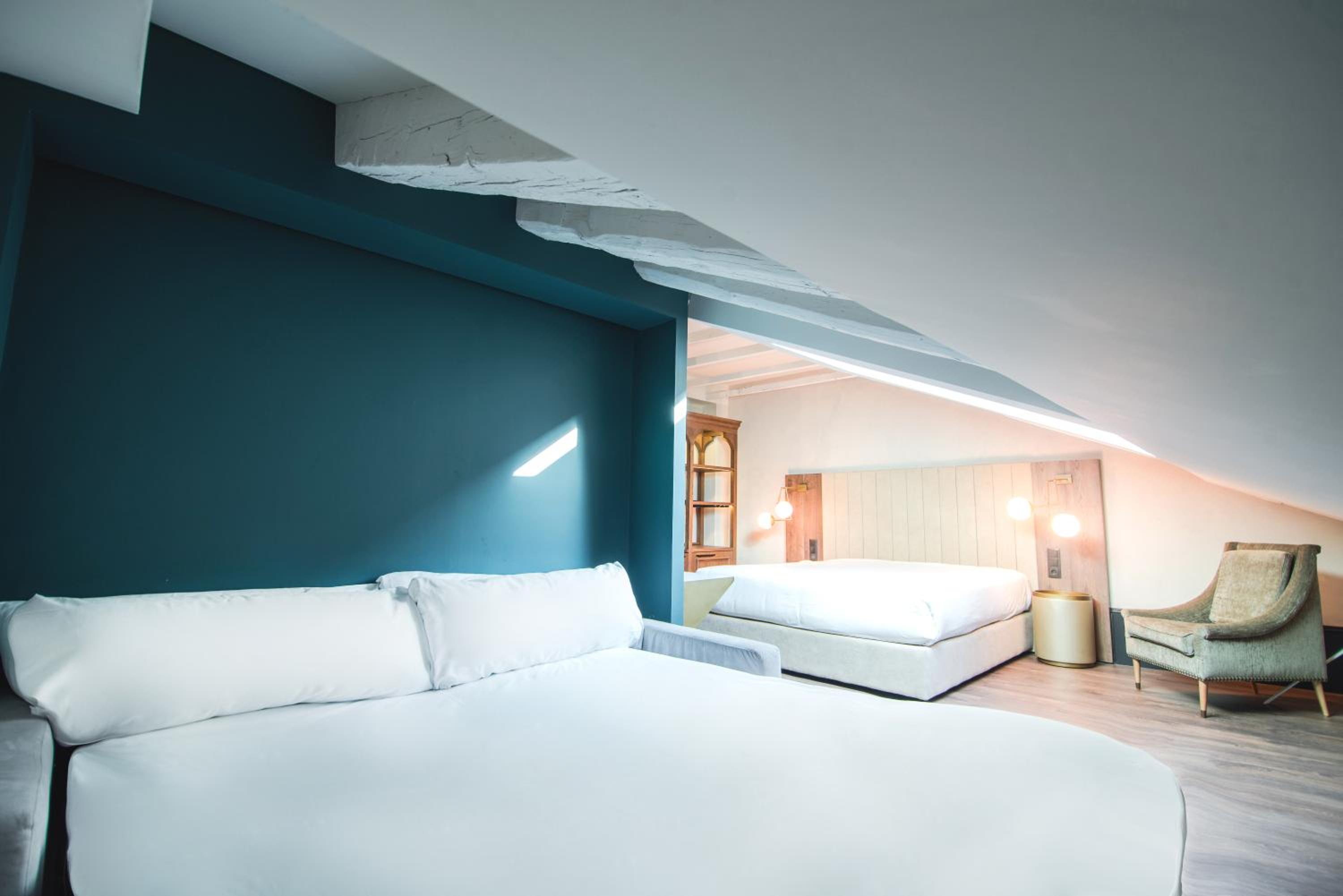 Quadruple Room (2 Adults + 2 Children) photo 3