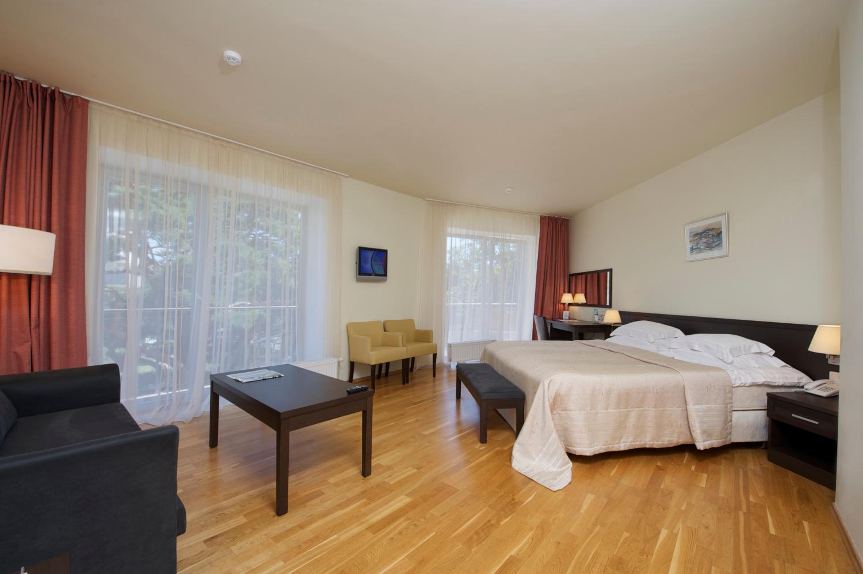 Deluxe Room - Photo 1