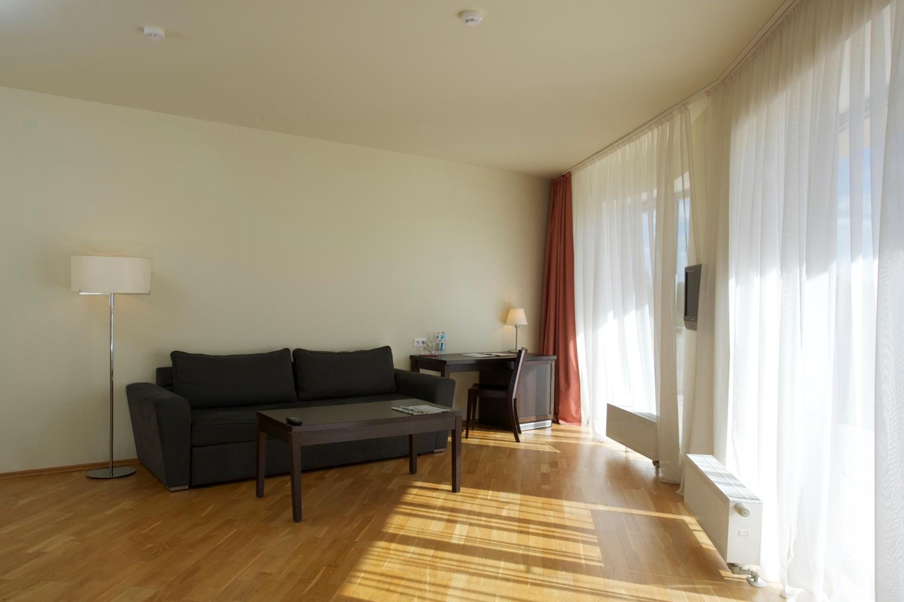 Deluxe King Suite