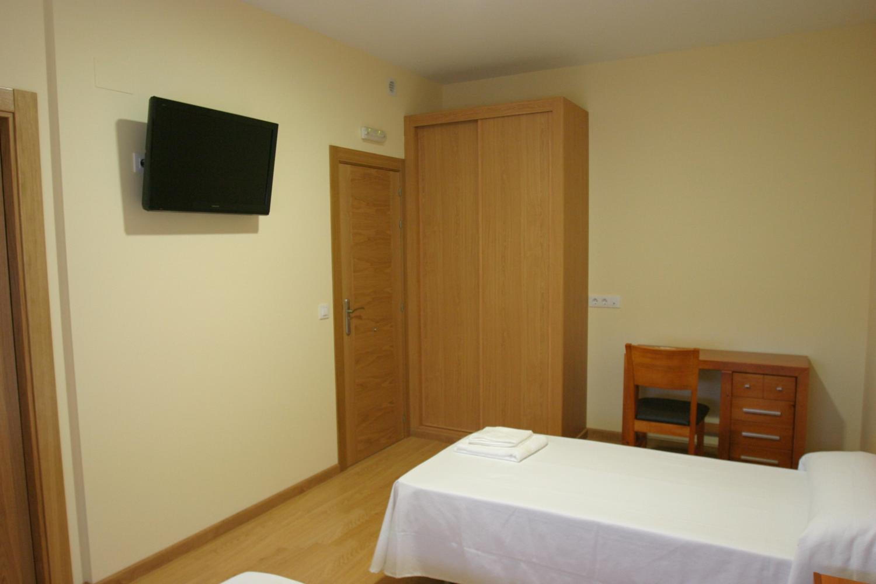 Twin Room - Photo 1
