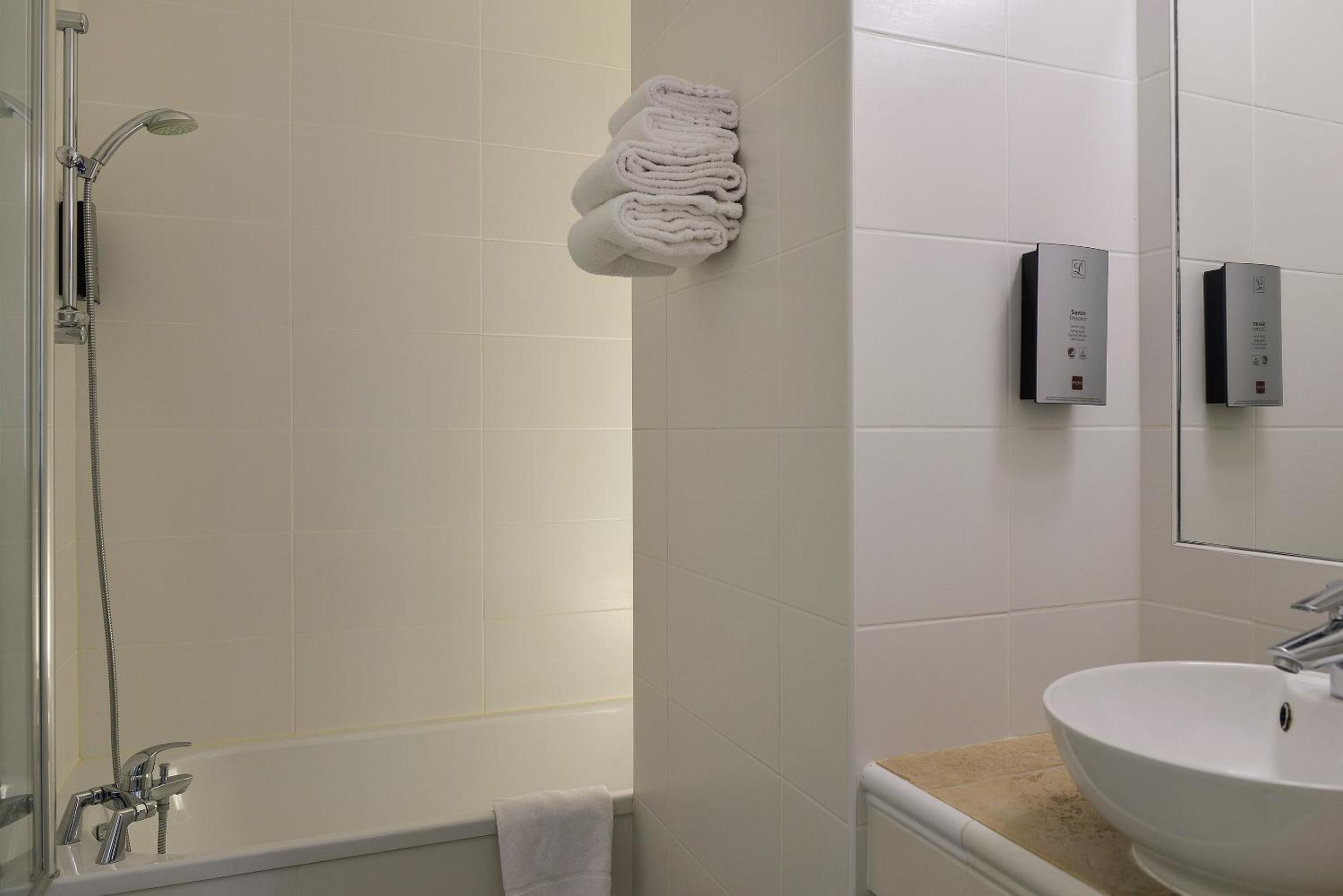 Superior Double or Twin Room with Air Conditioning