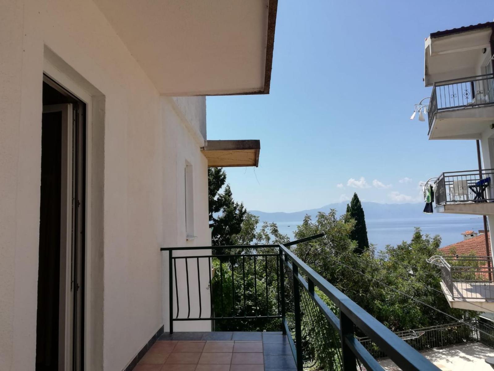 Apartment with Balcony photo 2