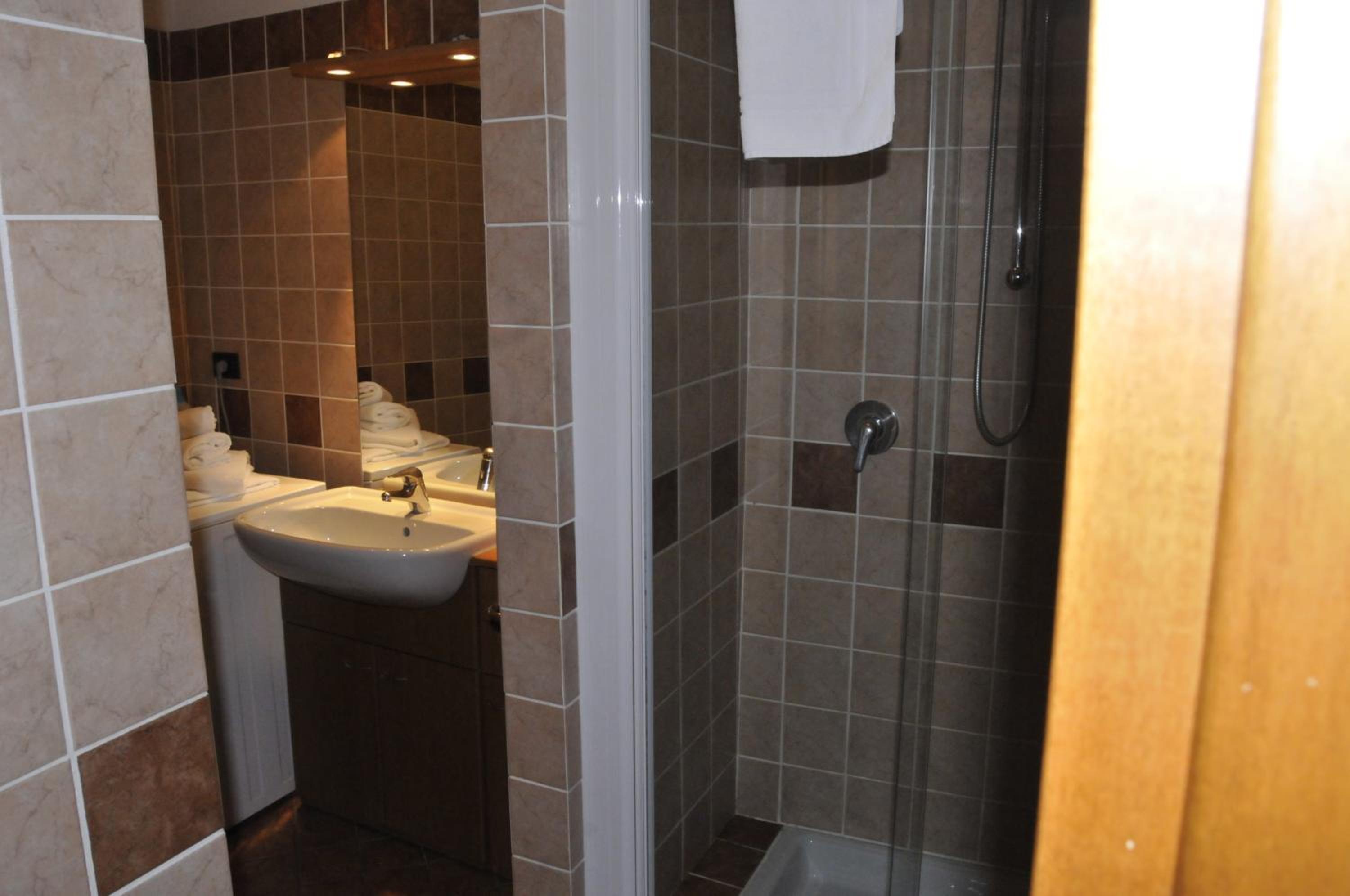One-Bedroom Apartment (2 Adults) photo 2