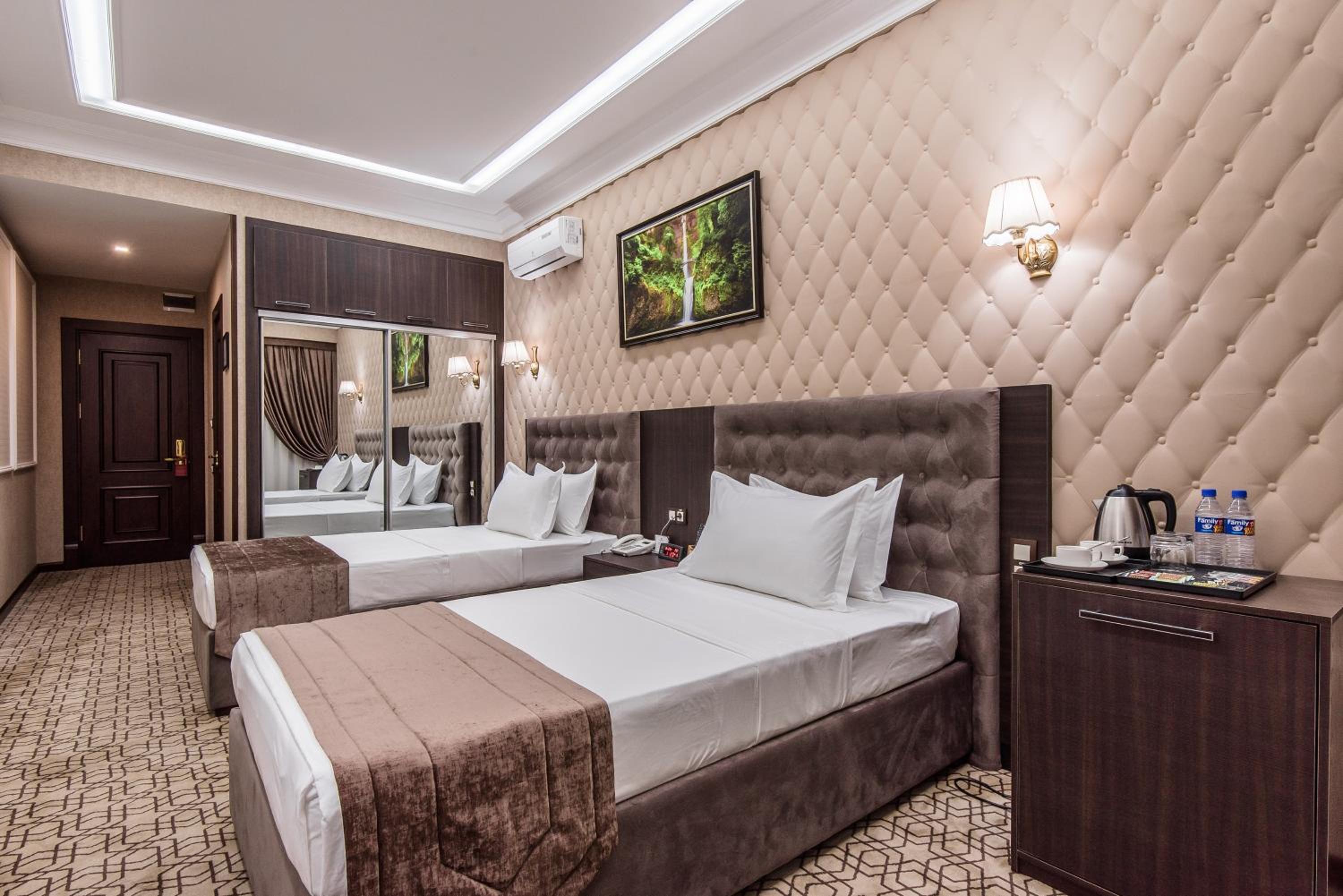 Standard Twin Room - Photo 1