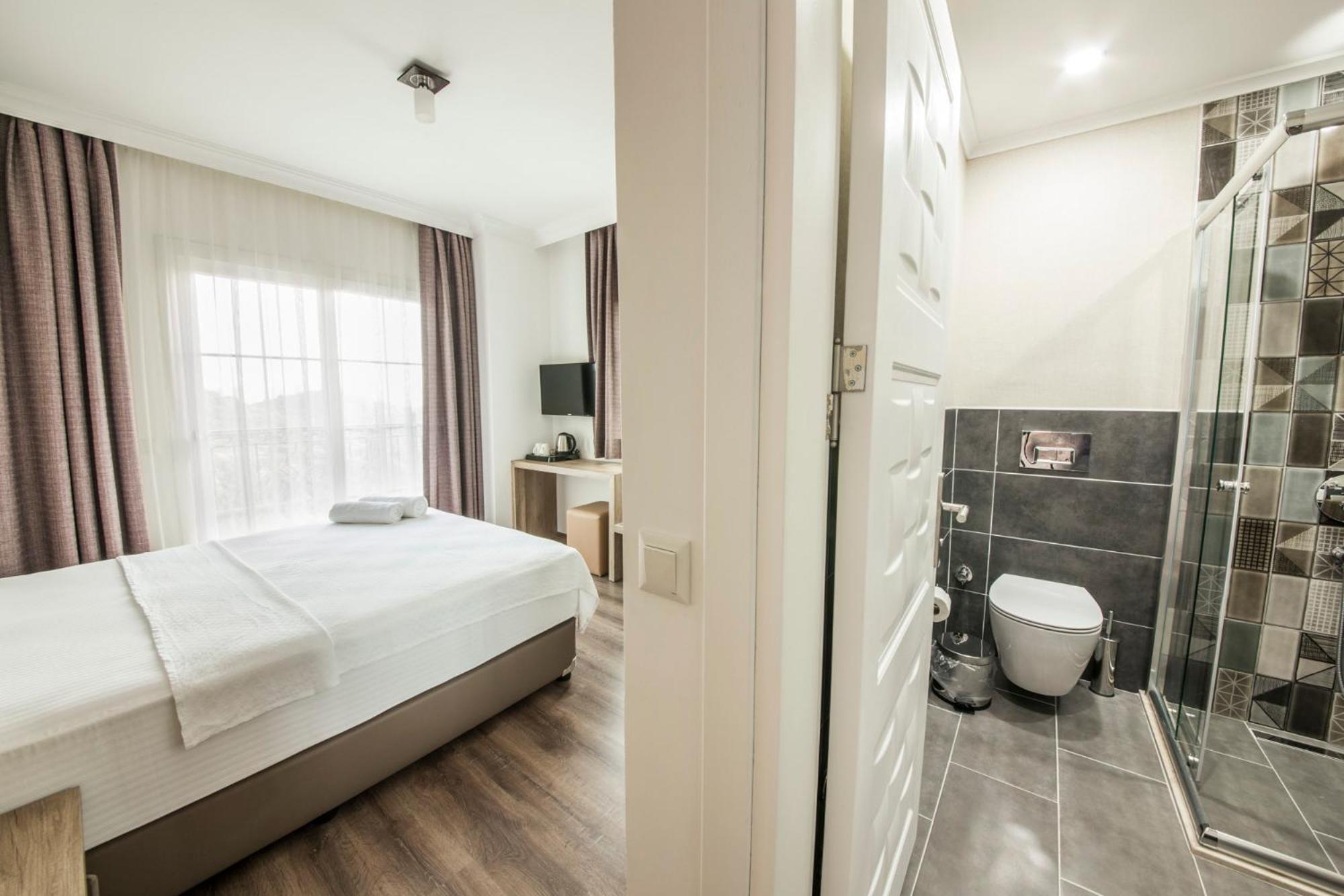 Deluxe Double Room - Photo 3