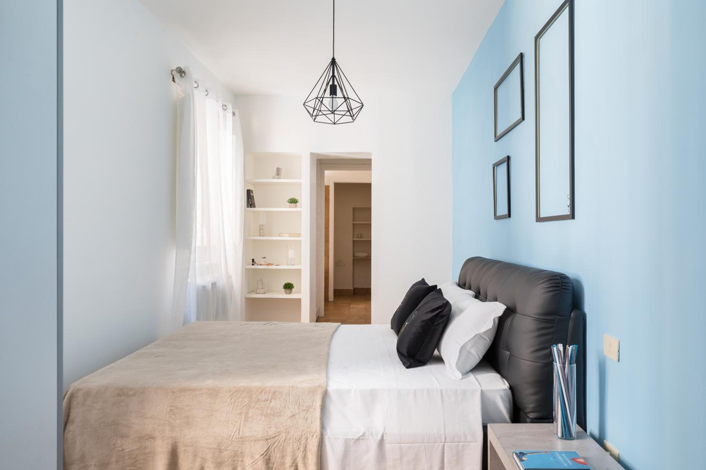 One-Bedroom Apartment photo 2