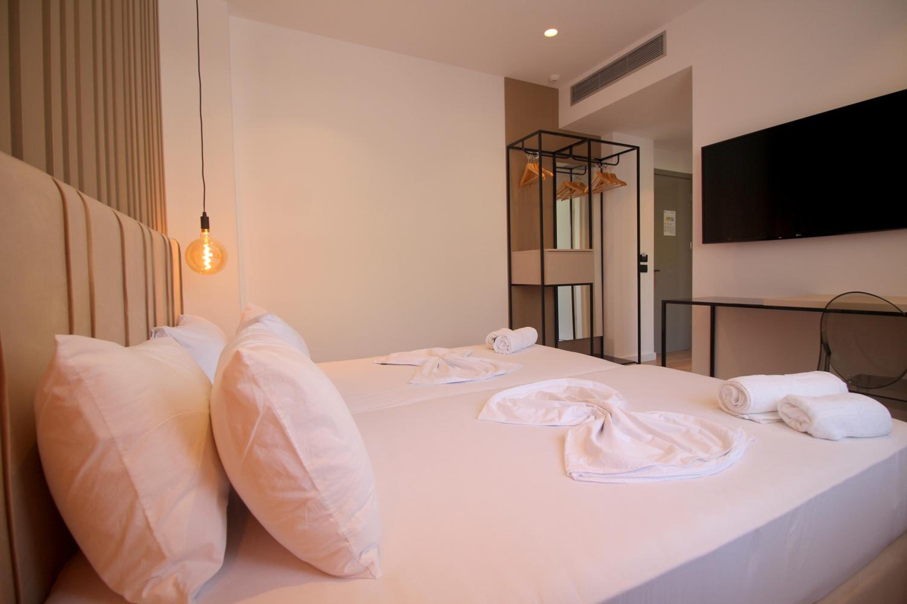 Standard Double Room without Sea View and without Balcony photo 2