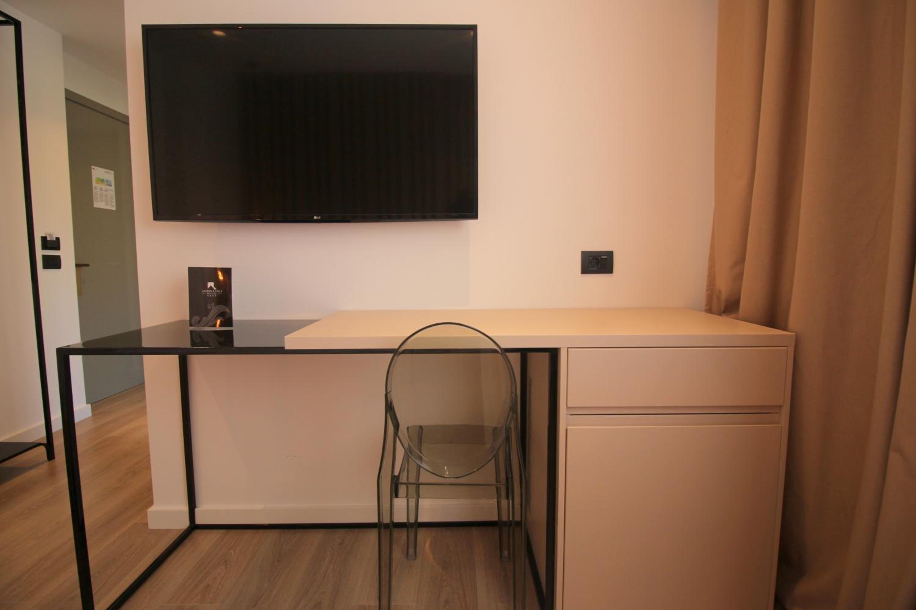 Standard Double Room without Sea View and without Balcony photo 3