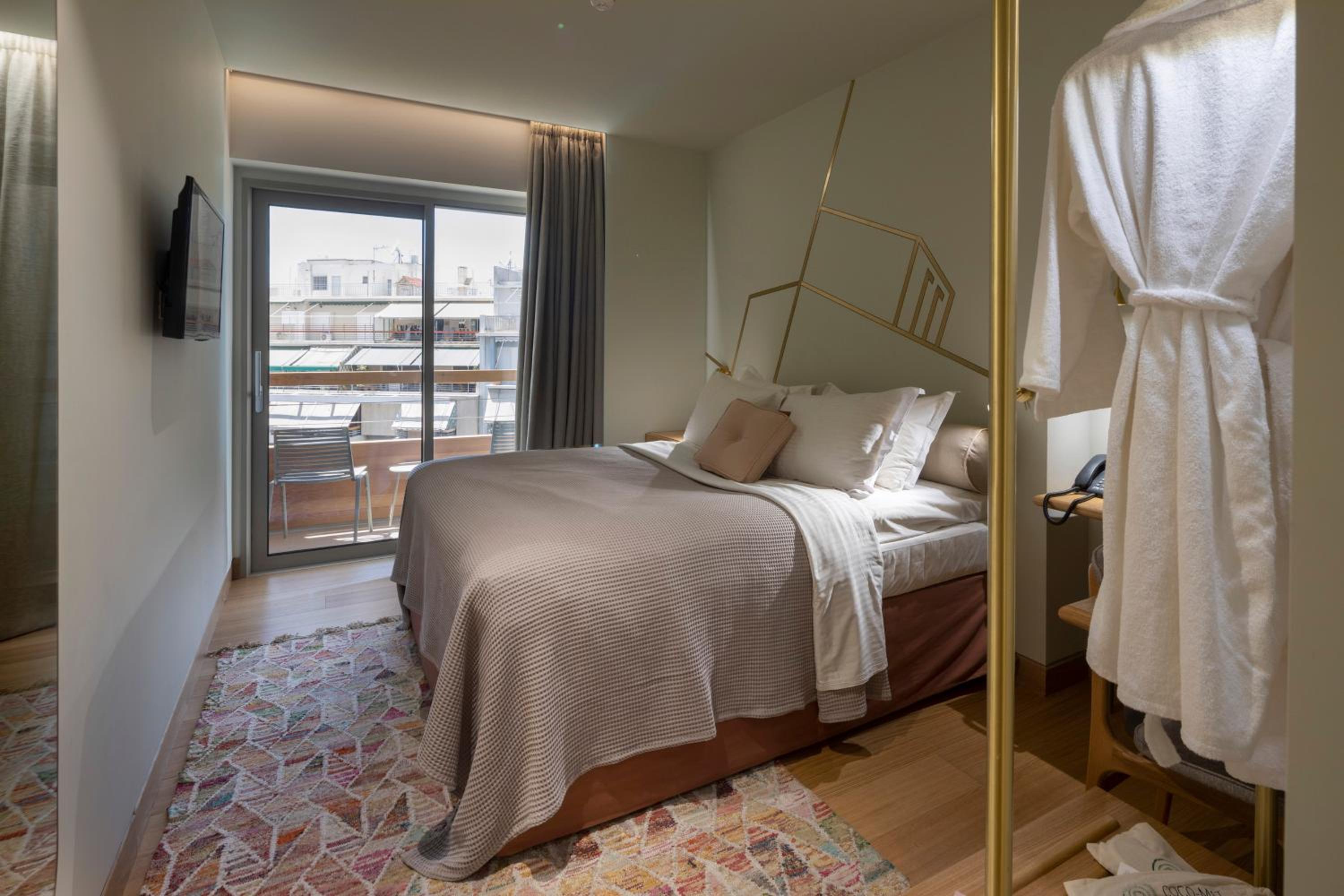 Budget Double Room - Photo 3