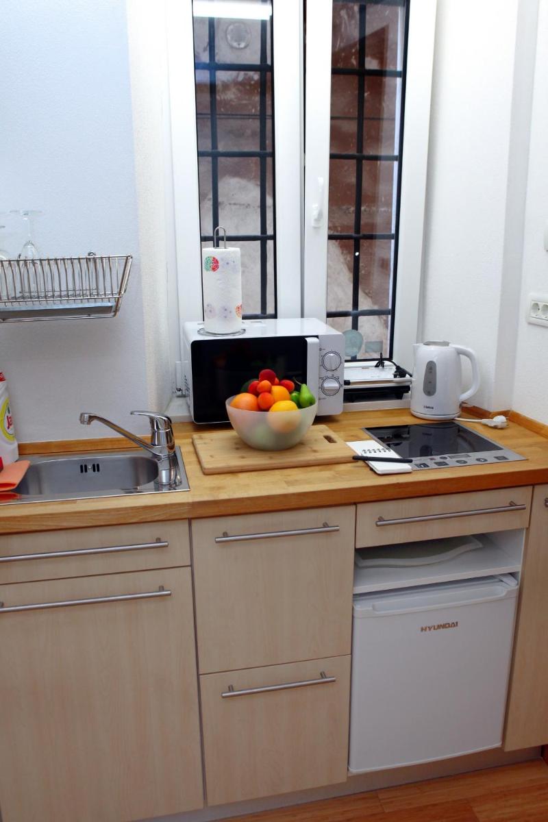 Studio Apartment - Photo 3