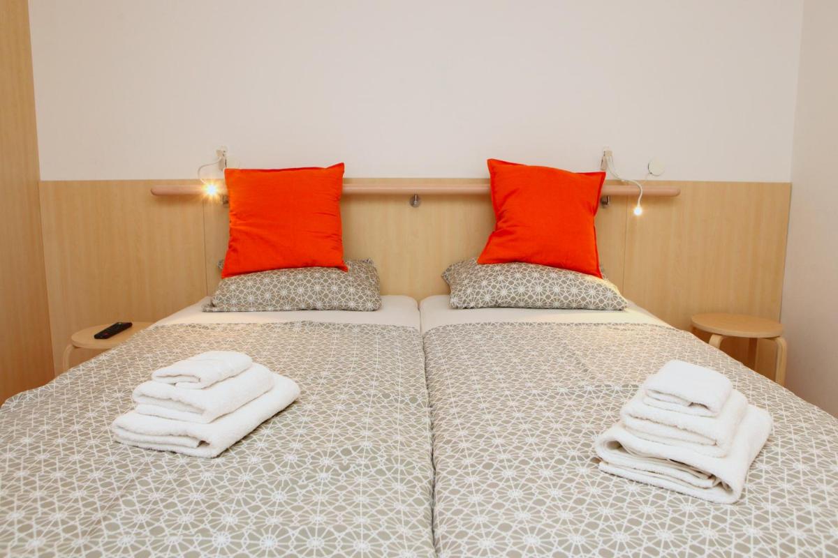 Studio Apartment - Photo 8
