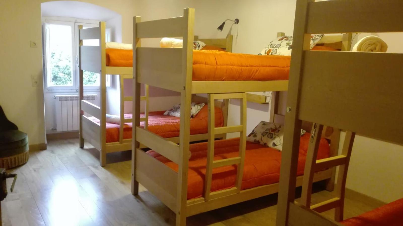 Cama en Habitación Compartida Mixta de 6 Camas