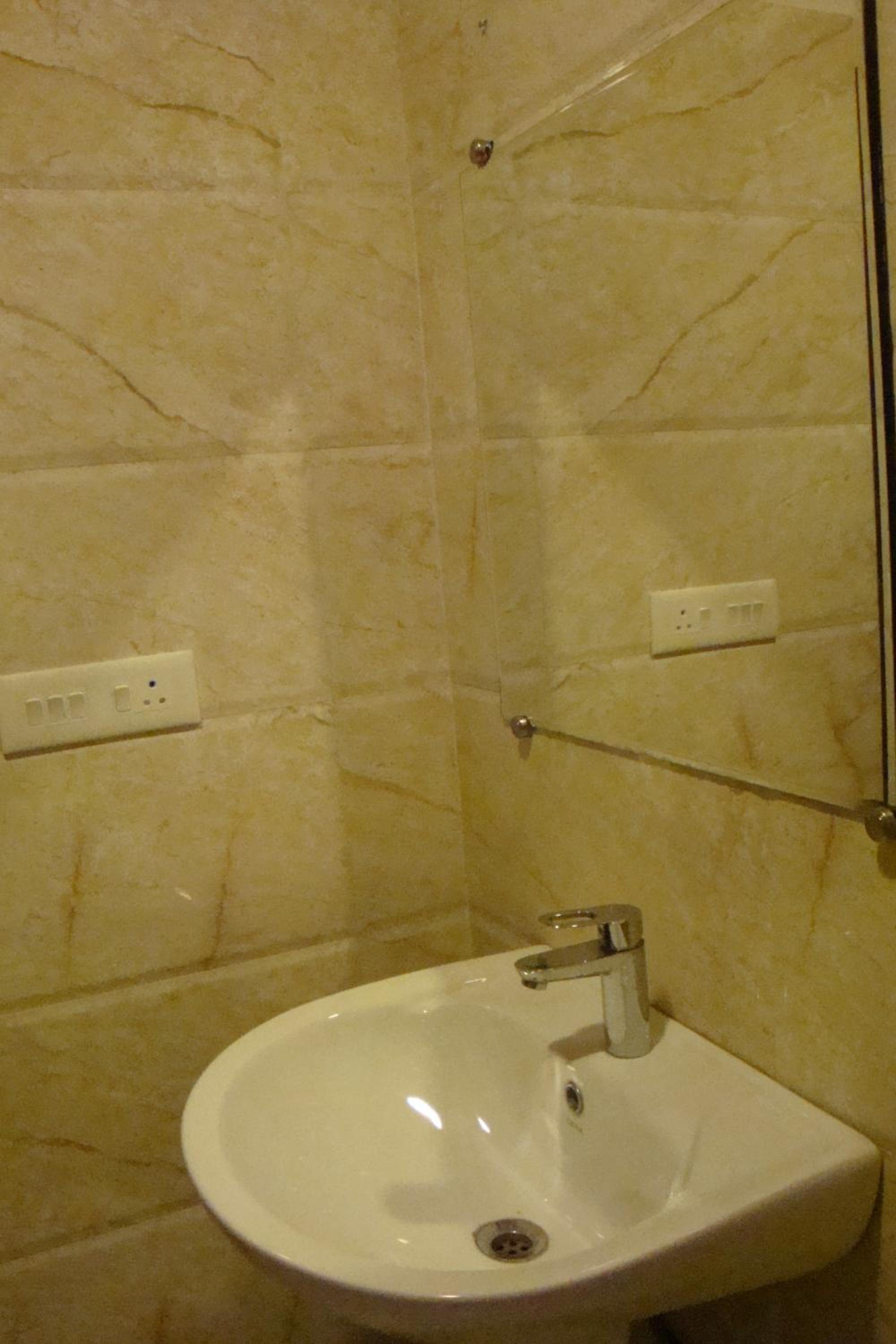 Deluxe Double Room - Photo 23