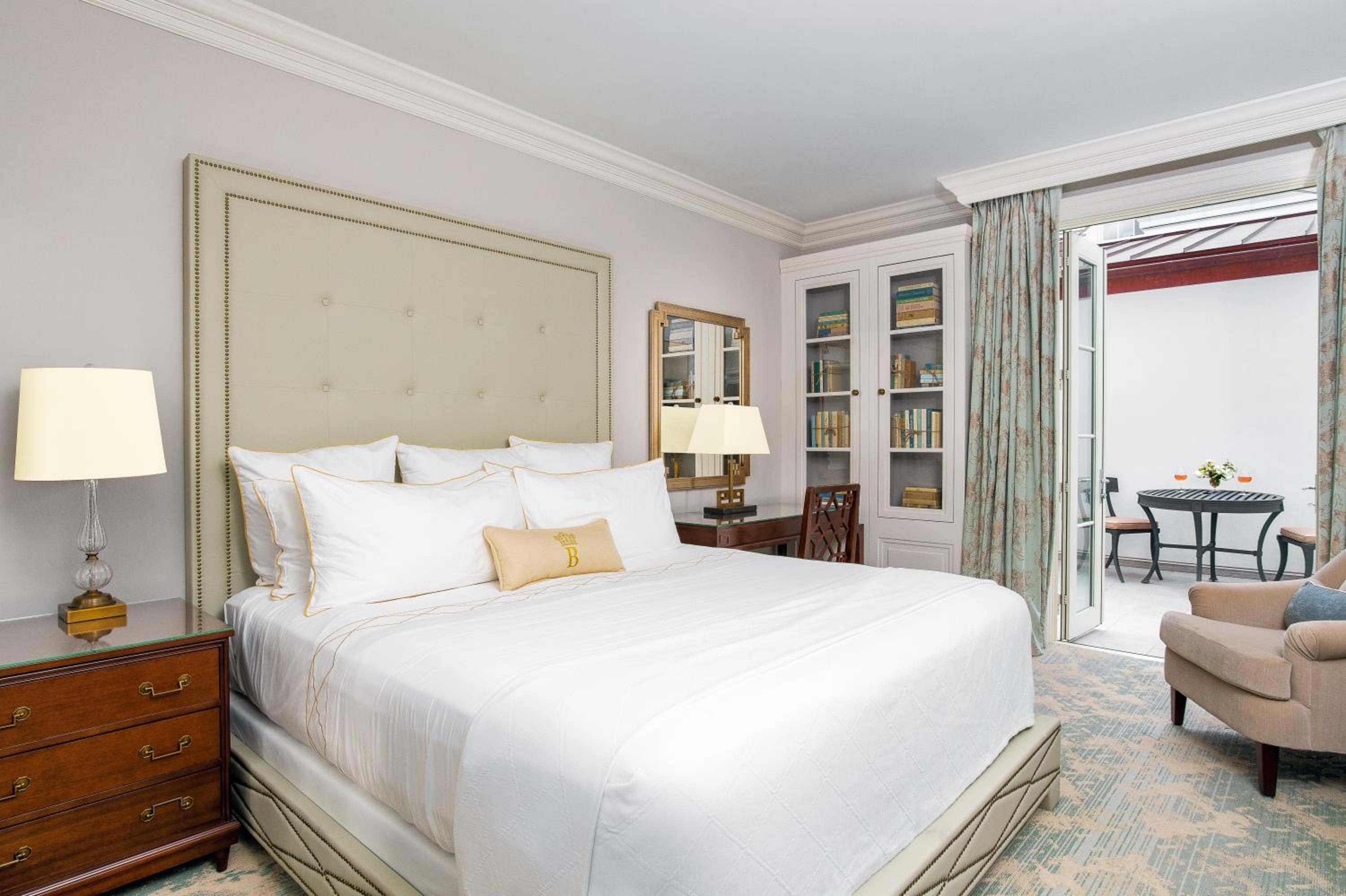Deluxe King Room with Patio