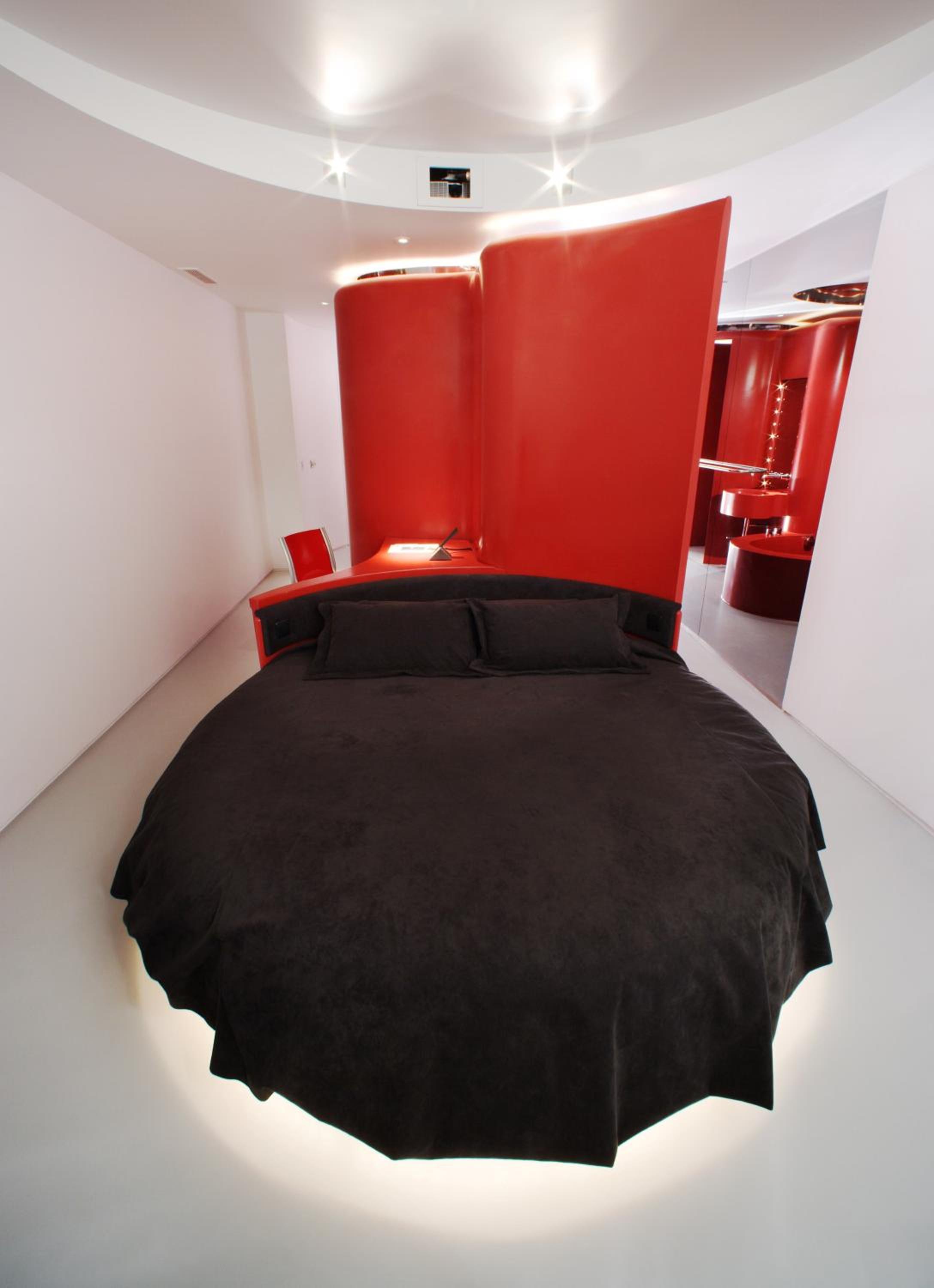 Deluxe Room - Photo 13
