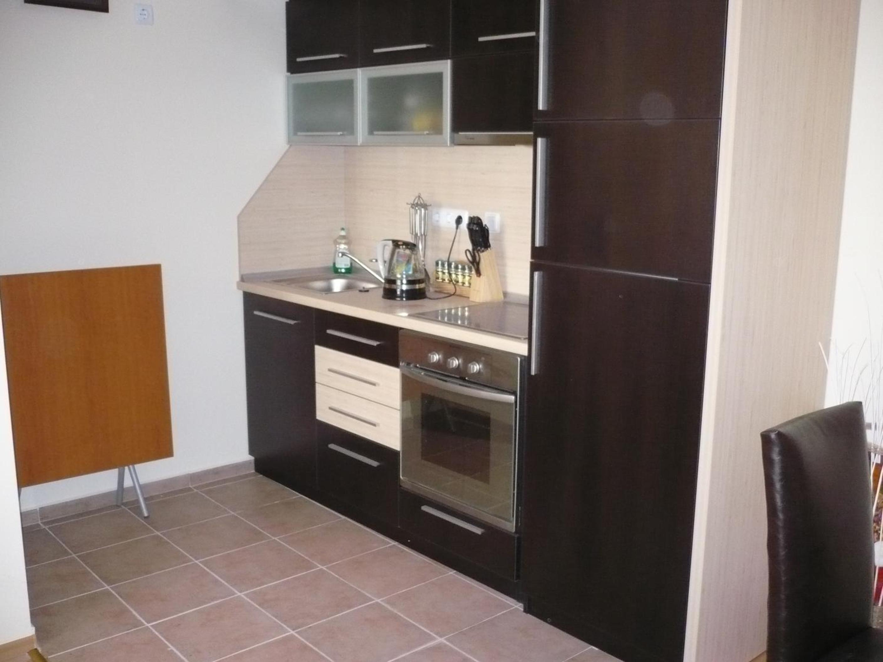 Two-Bedroom Apartment with Balcony photo 3