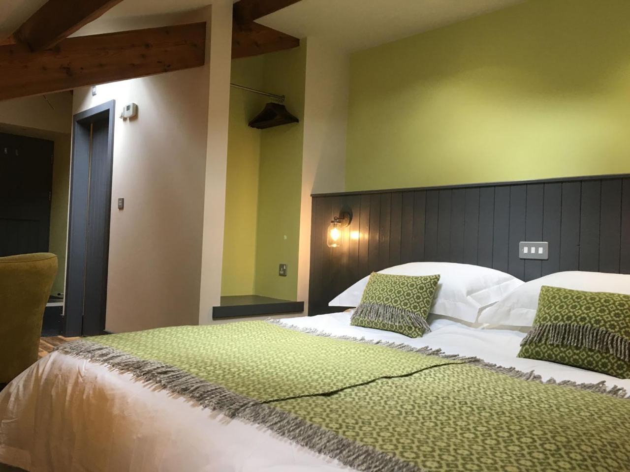 Superior Deluxe Double or Twin Room  photo 3