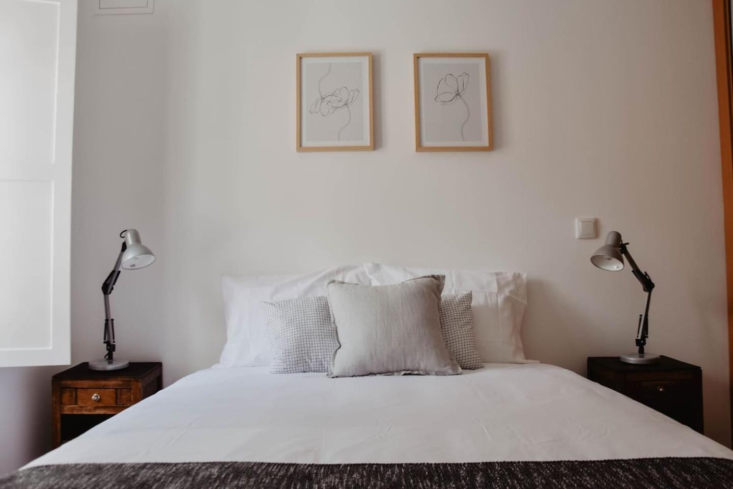 One-Bedroom Apartment - Photo 1