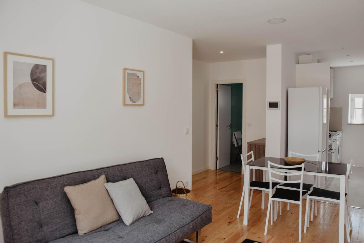 One-Bedroom Apartment - Photo 17