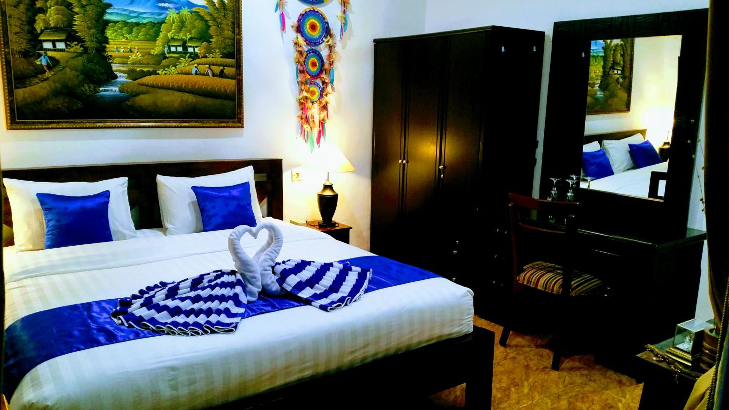 King Room with Pool View - Photo 17