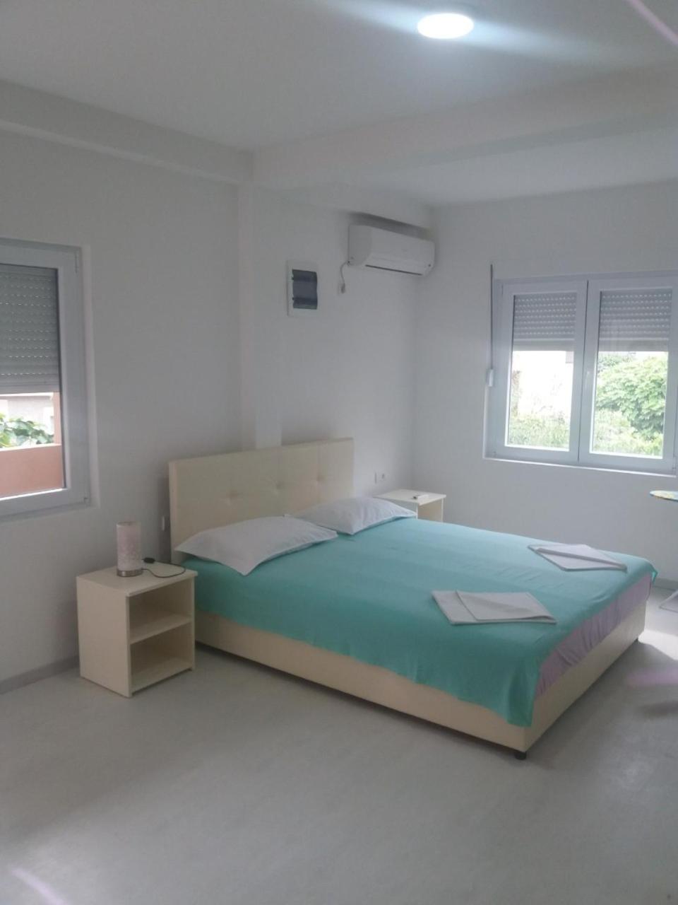 Studio Apartment photo 1
