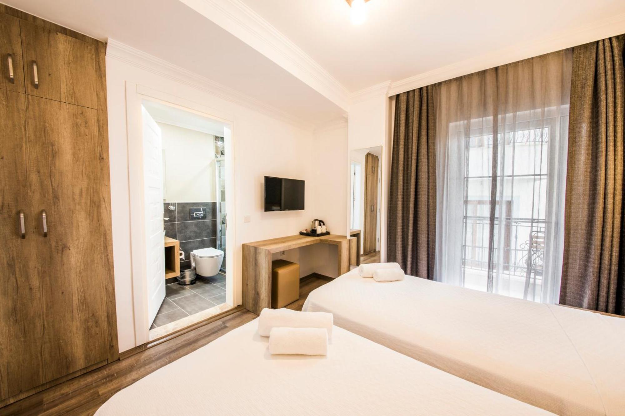Standard Twin Room photo 3
