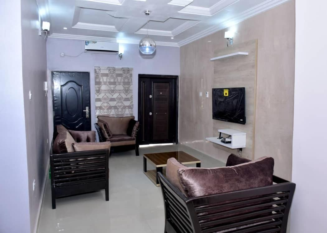 Classic One-Bedroom Apartment with King Bed photo 3