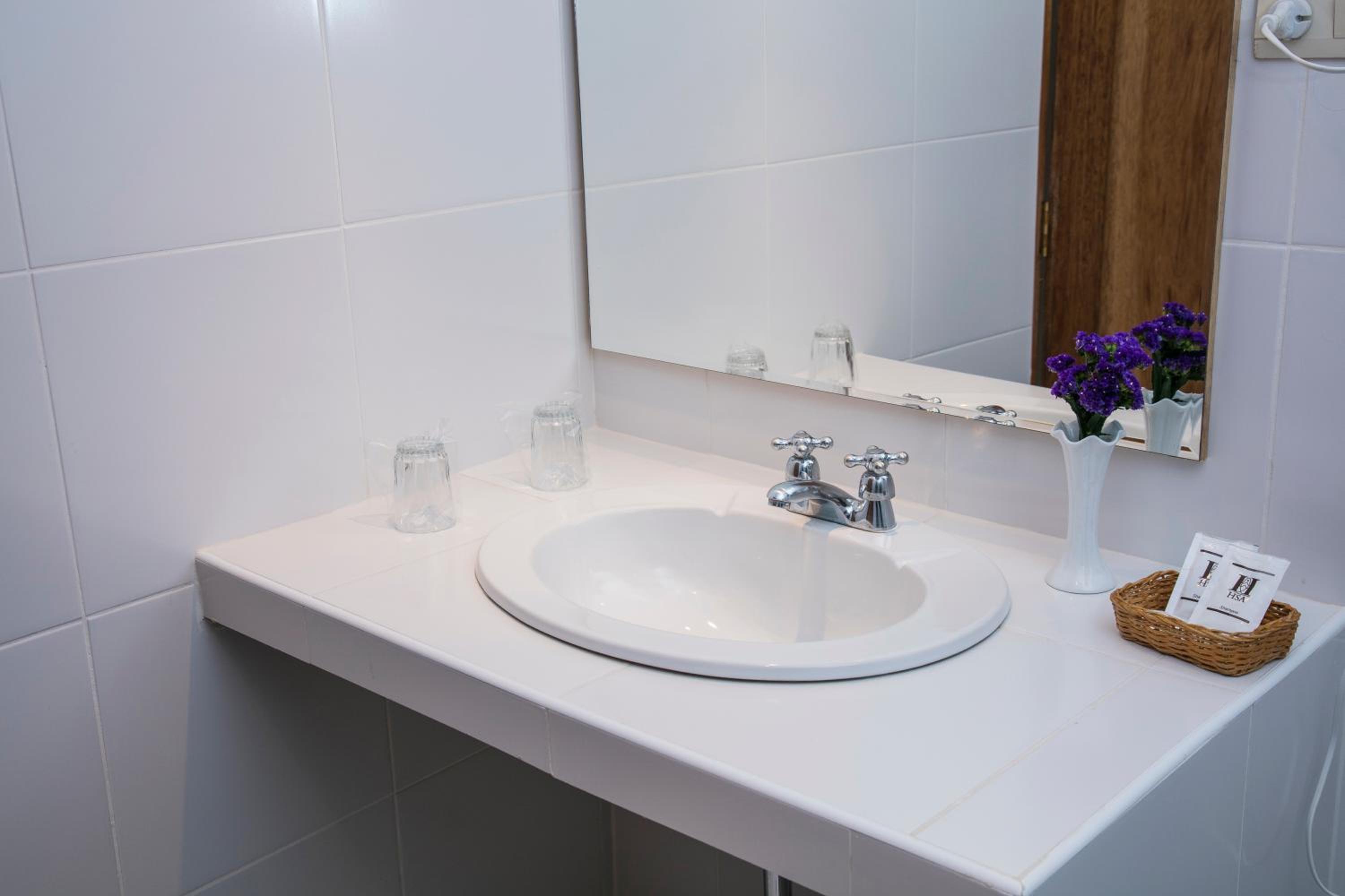 Double Room - Photo 6