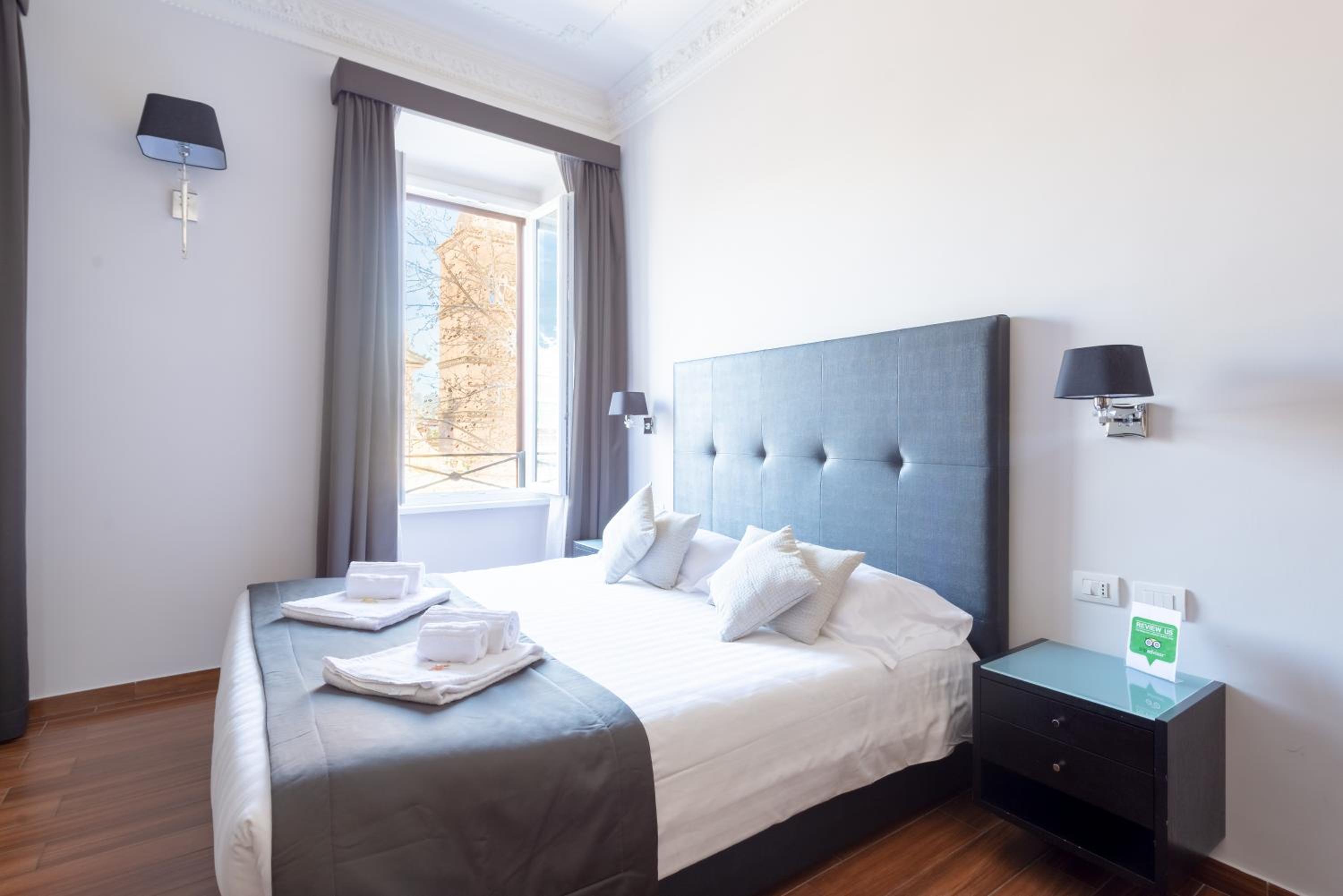 Deluxe King Room photo 3