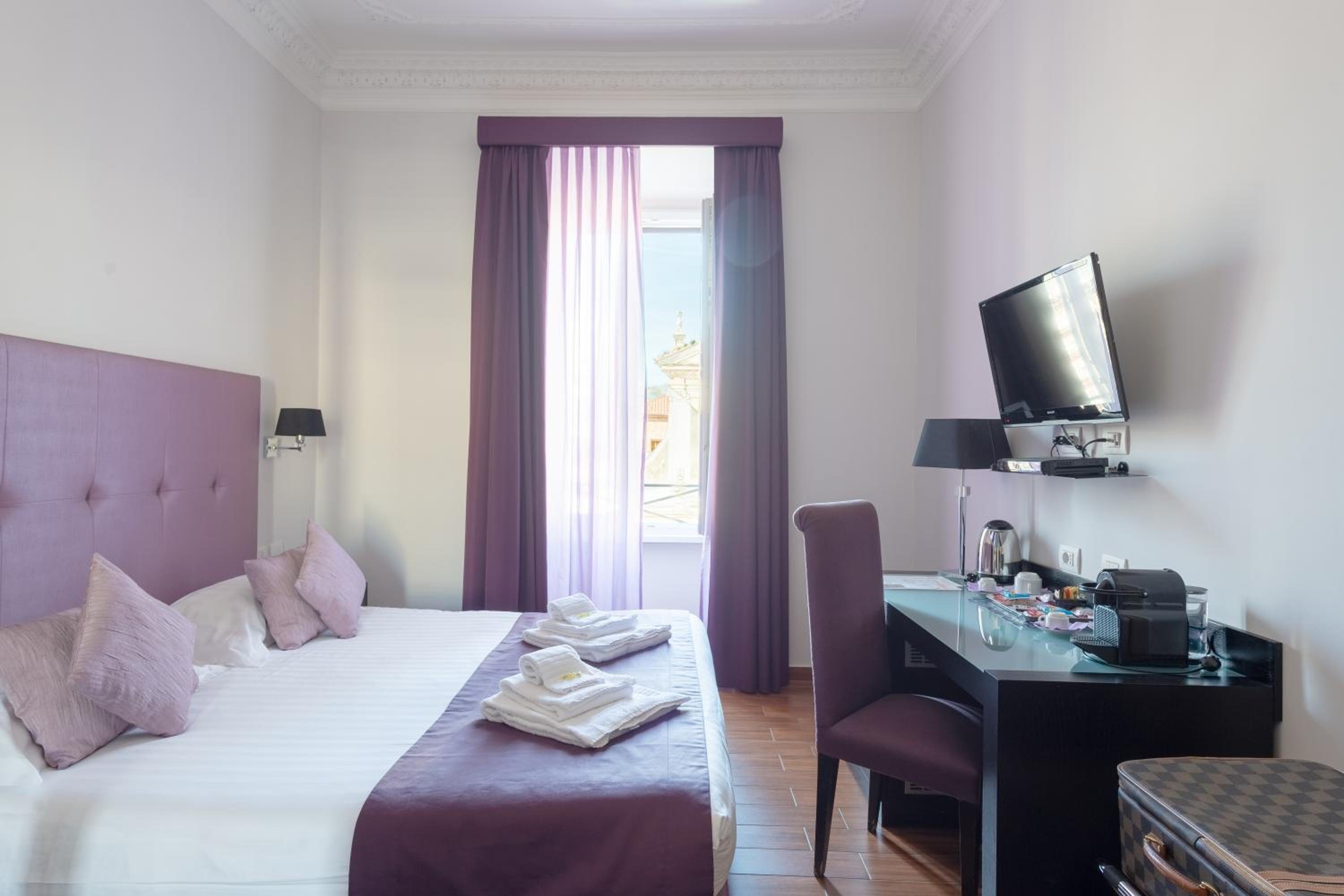 Standard Double or Twin Room photo 3