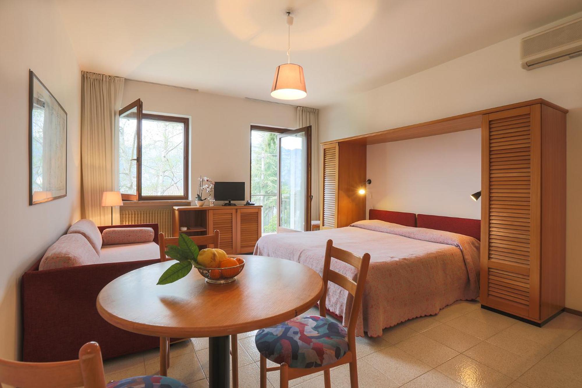 One-Bedroom Apartment - Photo 6