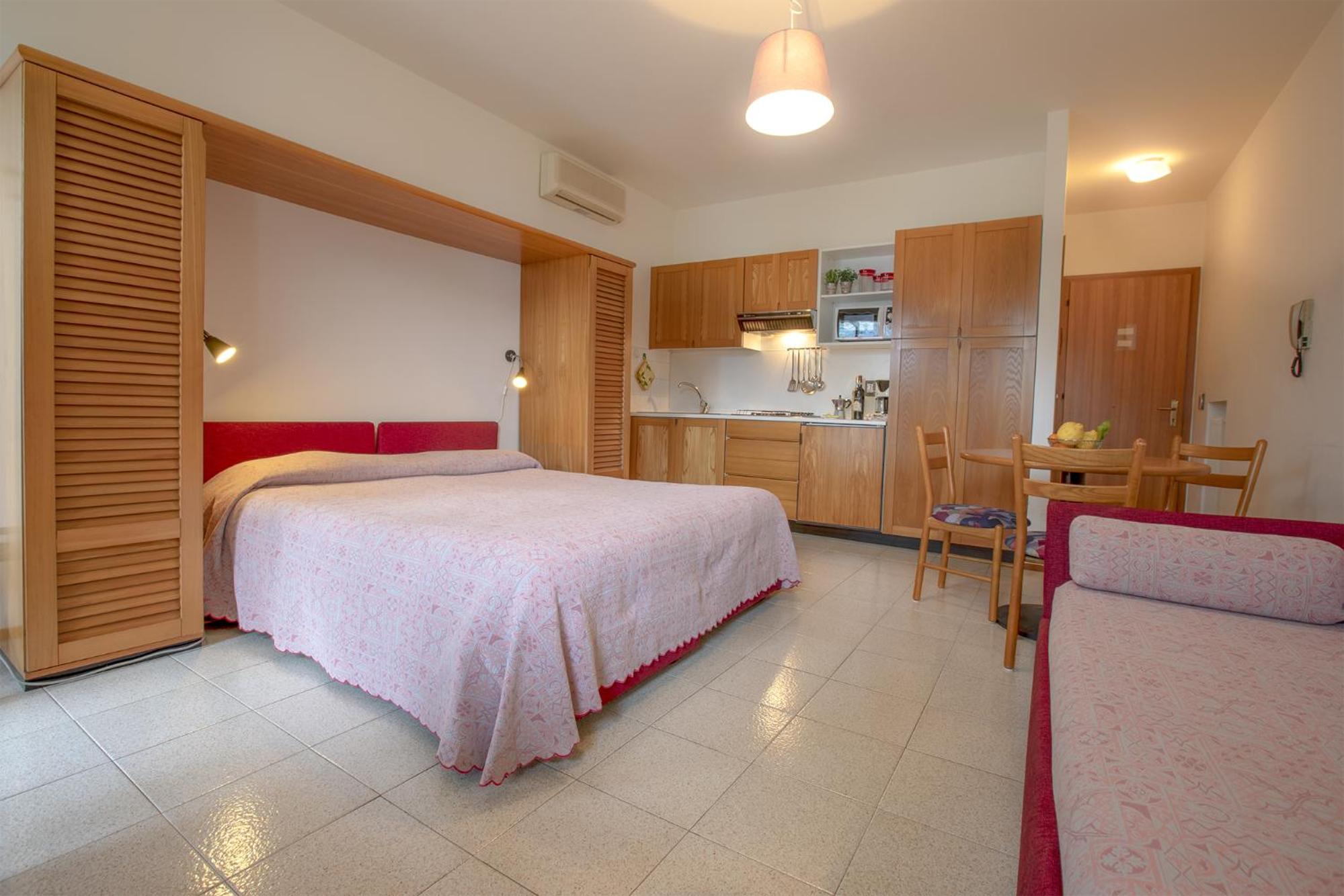 Studio Apartment photo 2