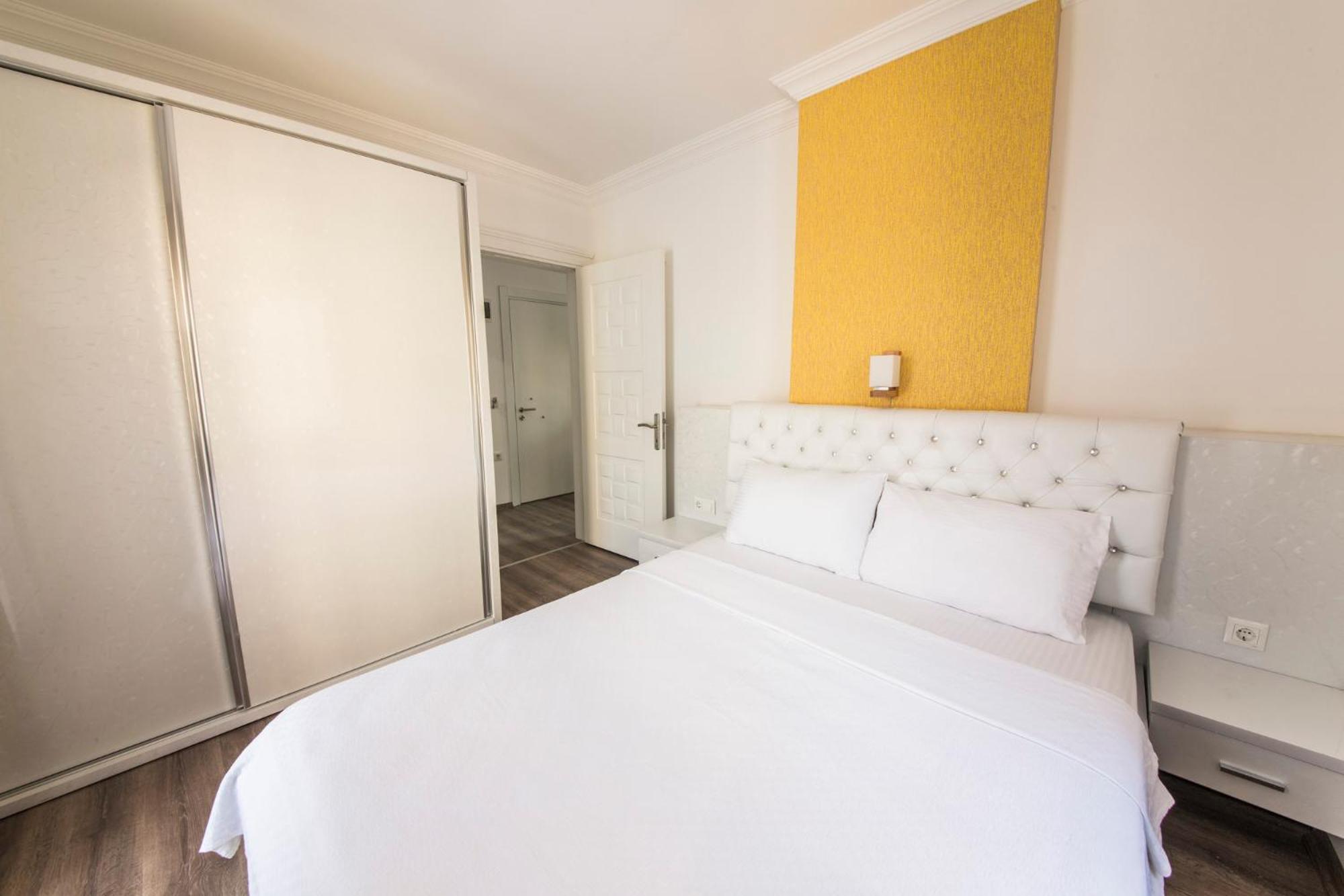 Apartment with Balcony - Photo 1